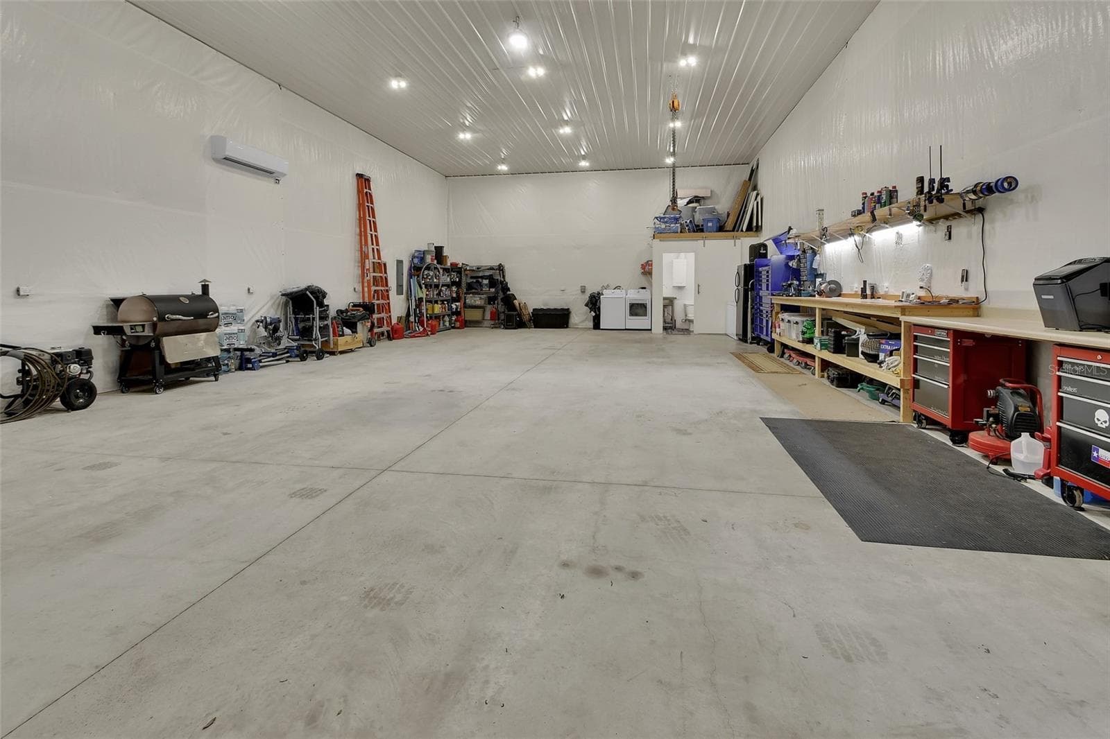 Inside building - 4611 GRAND AVE, DE LEON SPRINGS