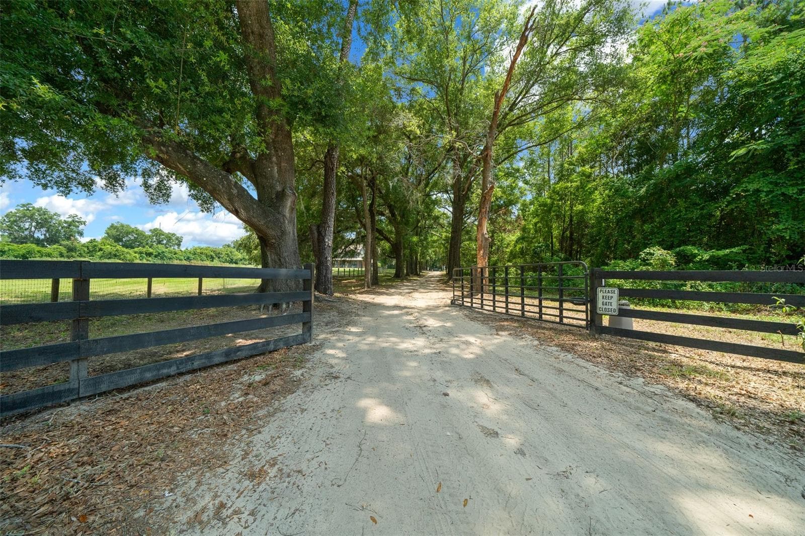 Single Family Residence at 13576 NW COUNTY ROAD 235, ALACHUA, photo 7 of 33