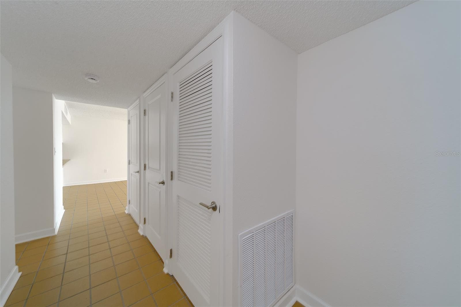 Condominium at 450 S GULFVIEW BLVD #208, CLEARWATER BEACH, photo 10 of 38