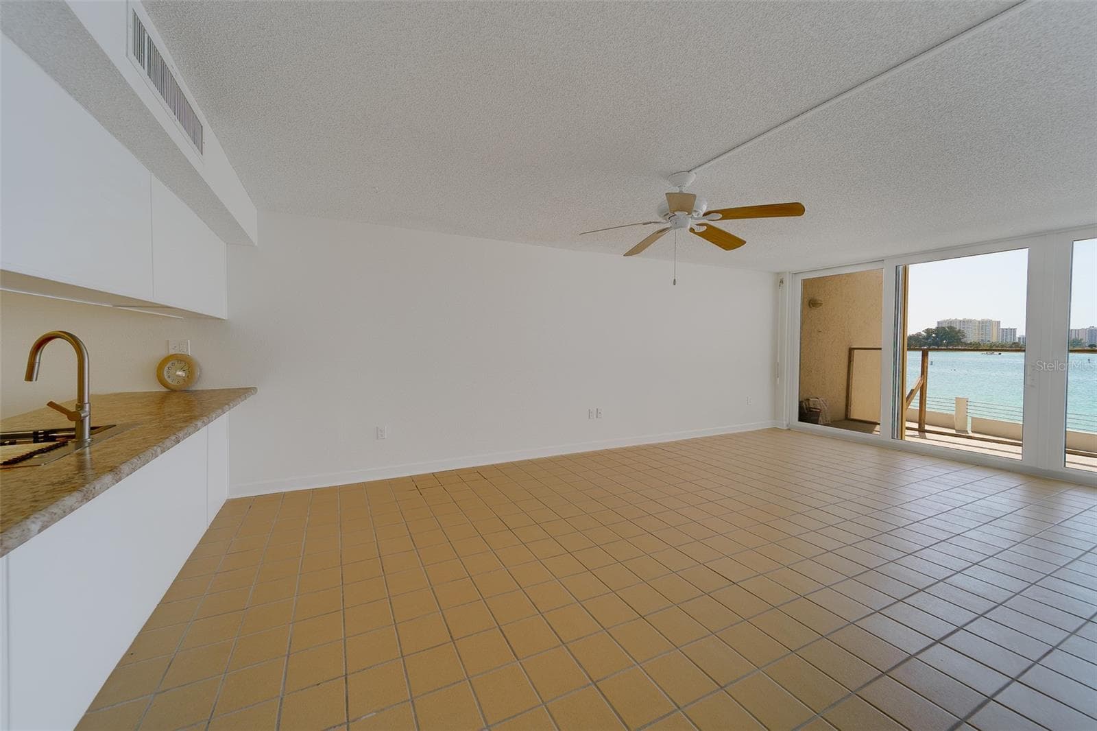Condominium at 450 S GULFVIEW BLVD #208, CLEARWATER BEACH, photo 13 of 38