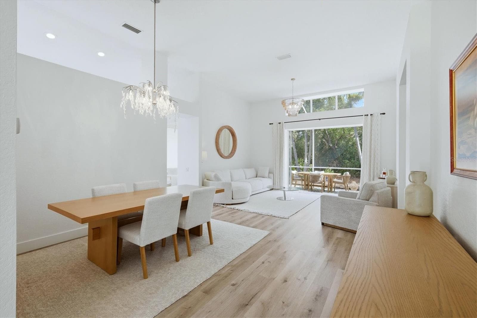 Single Family Residence at 7904 HAMPTON CT, UNIVERSITY PARK, photo 7 of 50