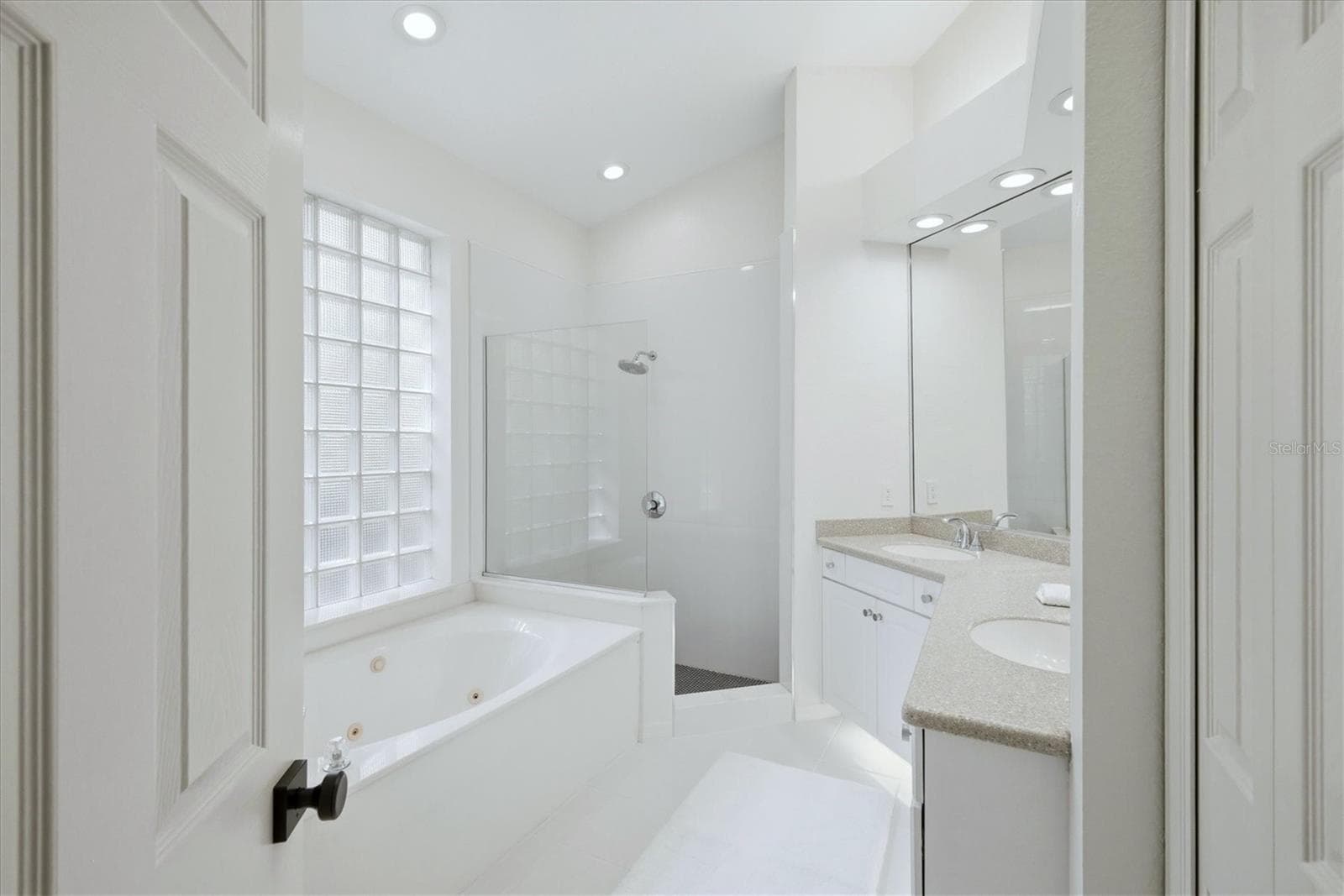 Single Family Residence at 7904 HAMPTON CT, UNIVERSITY PARK, photo 19 of 50