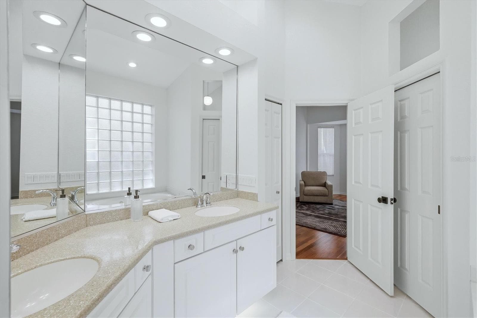 Single Family Residence at 7904 HAMPTON CT, UNIVERSITY PARK, photo 20 of 50