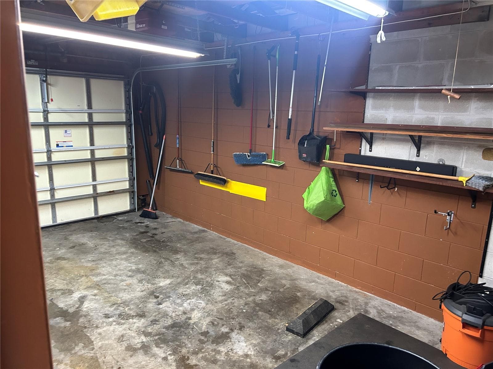 garage - 515 S MATANZAS AVE, TAMPA