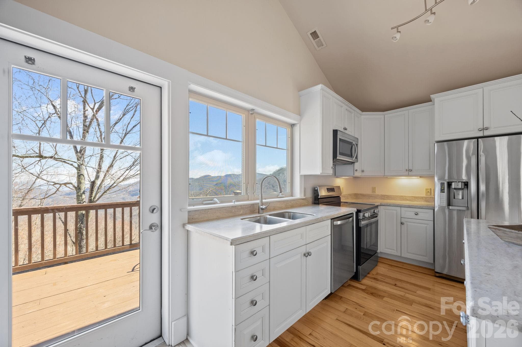 Condominium at 5 Lila Lane, Clyde, photo 7 of 38