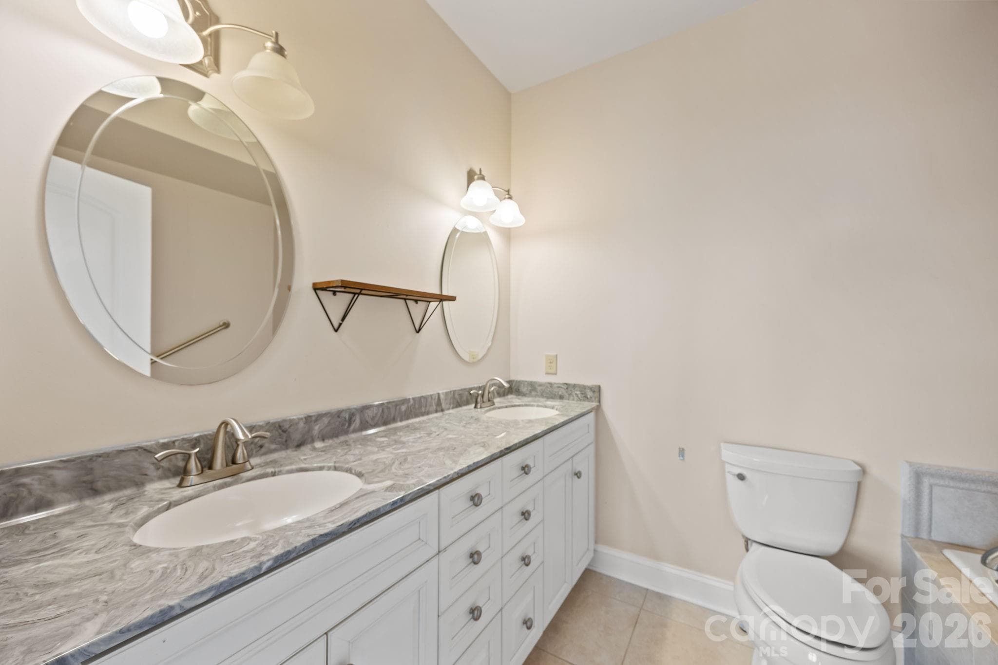 Condominium at 5 Lila Lane, Clyde, photo 19 of 38