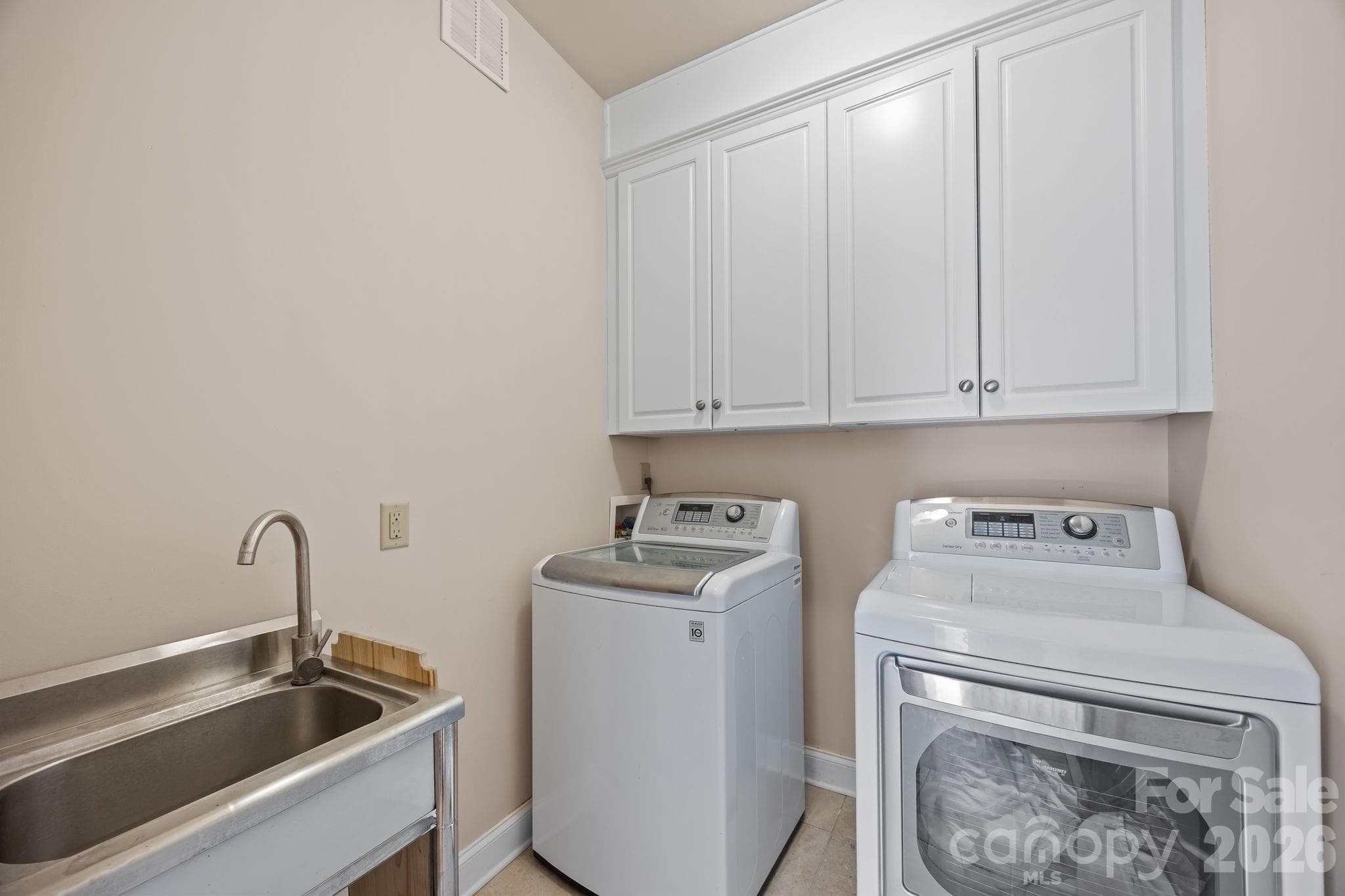 Condominium at 5 Lila Lane, Clyde, photo 24 of 38