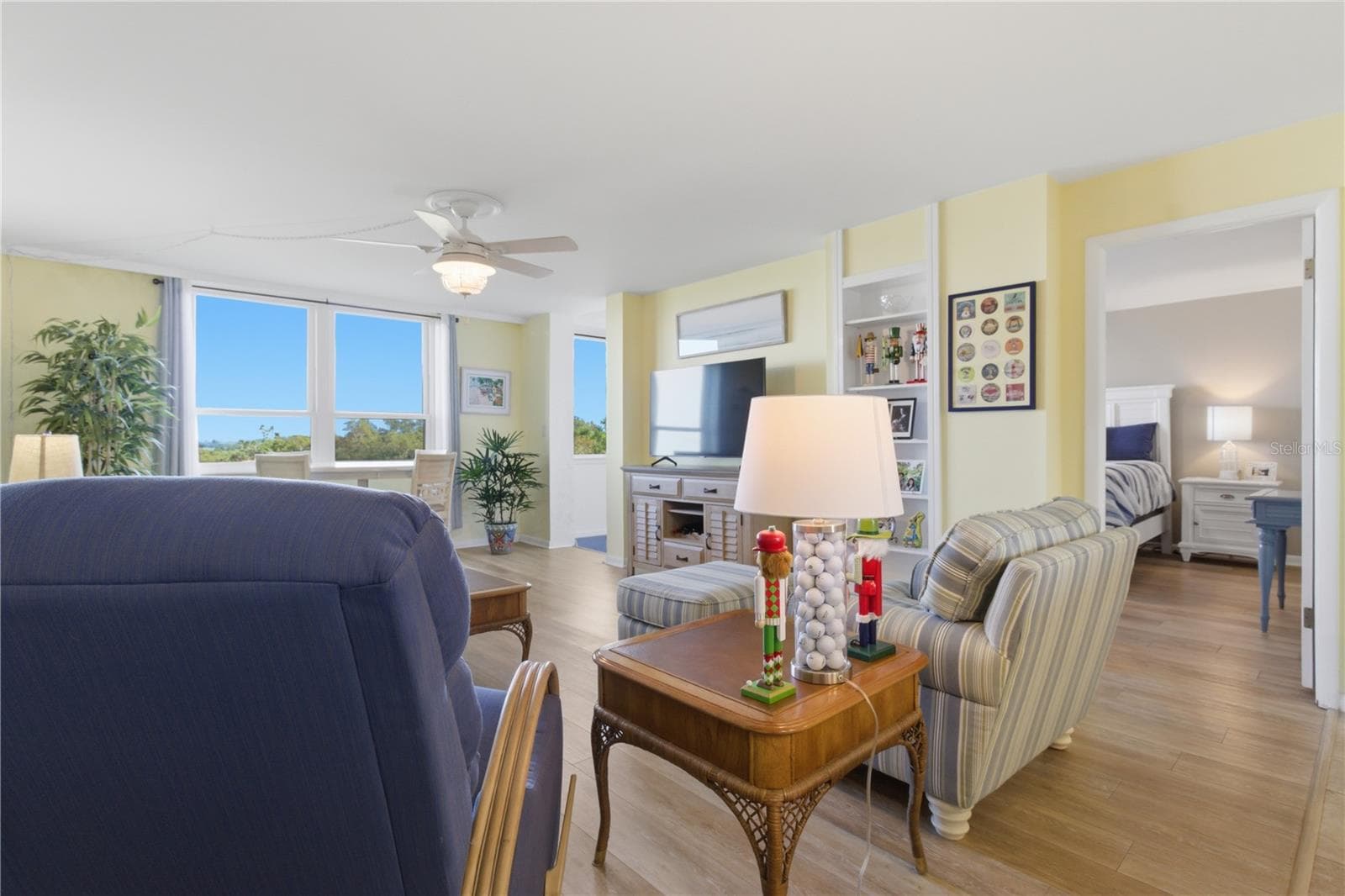 Living rm - 2616 COVE CAY DR #502, CLEARWATER