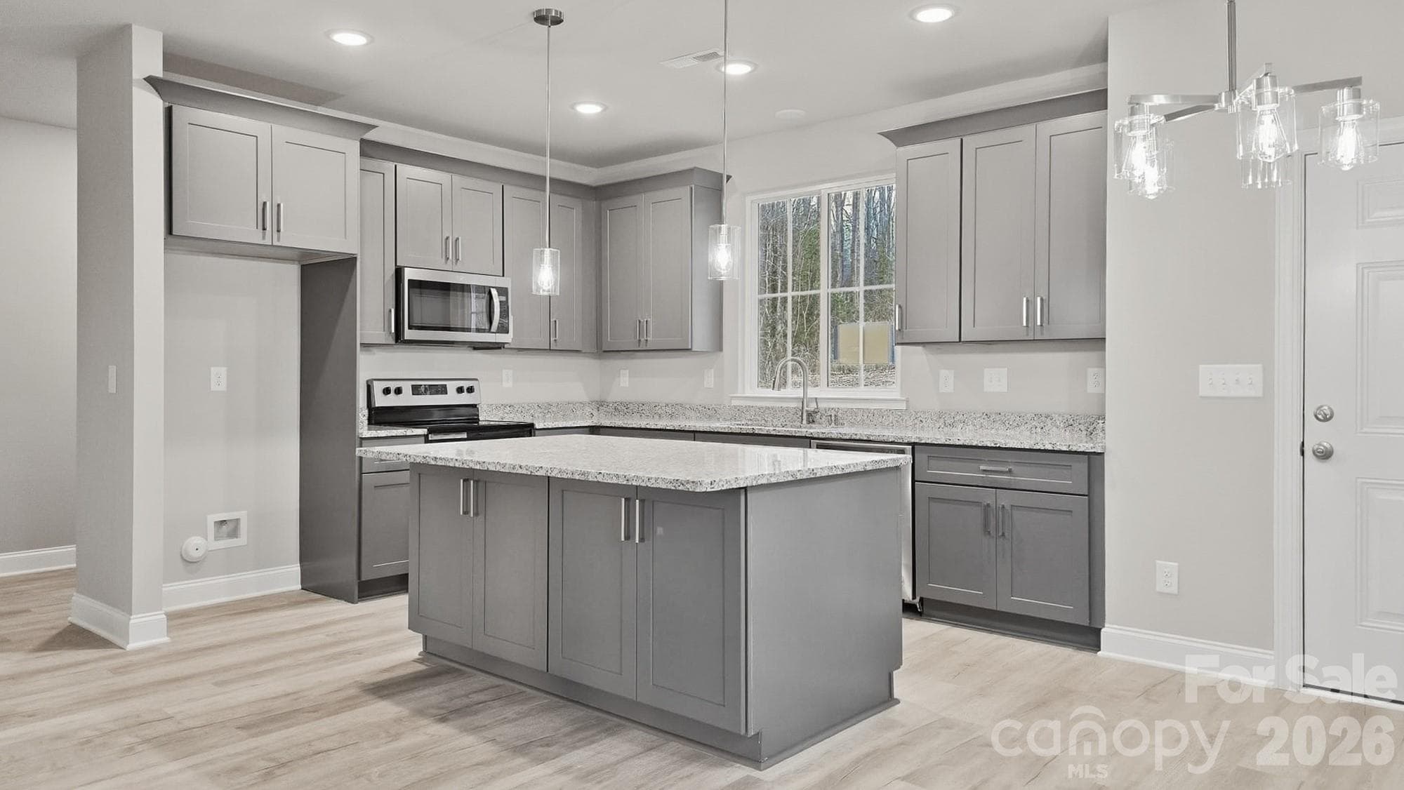Single Family Residence at 926 Jupiter Street, Gastonia, photo 3 of 10