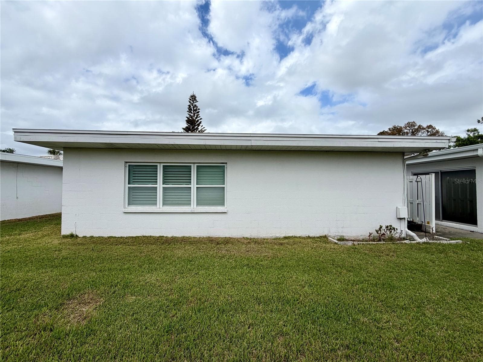 Villa at 524 CAMEO DR, LAKELAND, photo 10 of 34