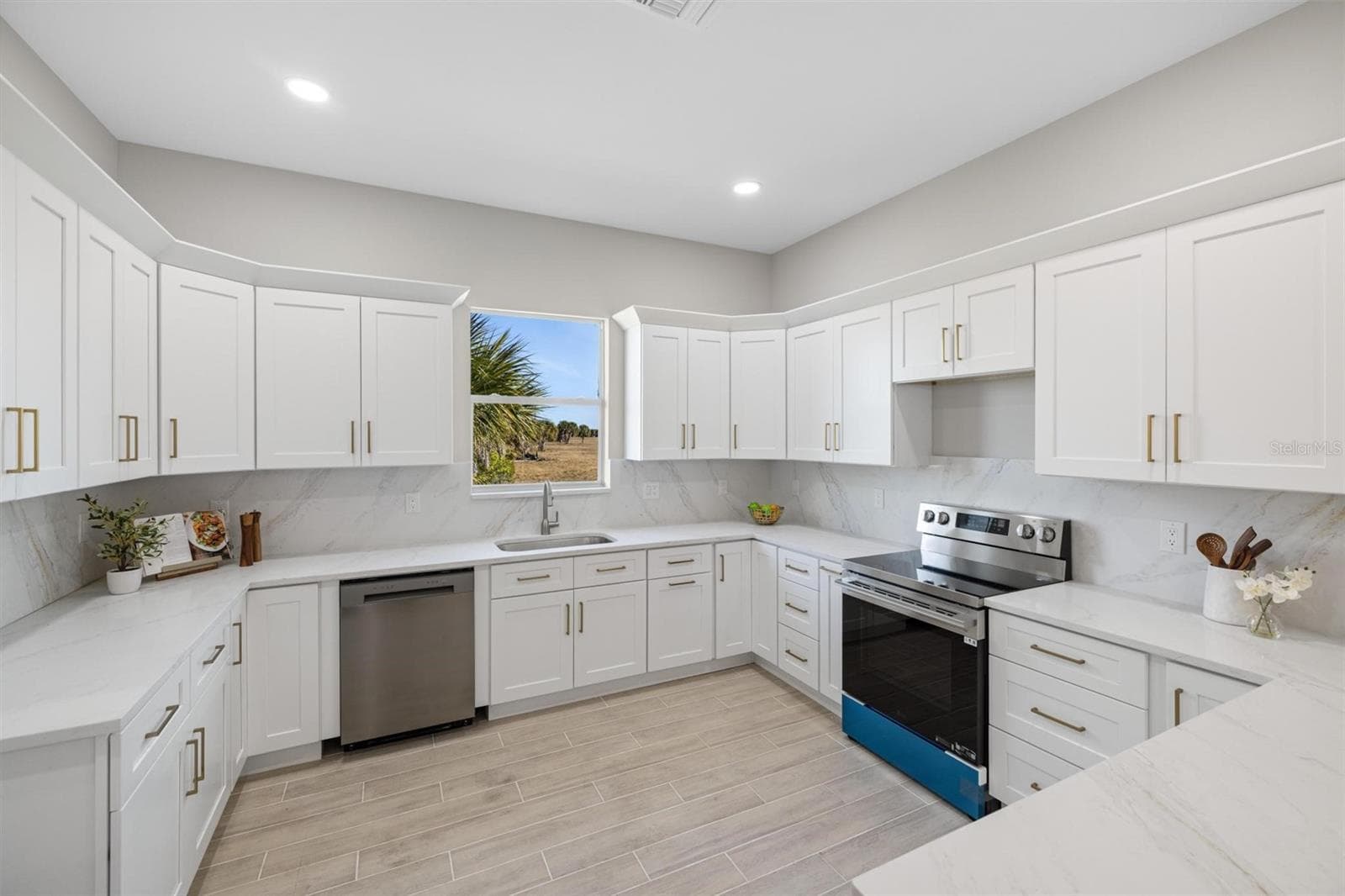 Furnished Model of same floorplan by same builder at 38 Lark - 23 WREN DR, PLACIDA