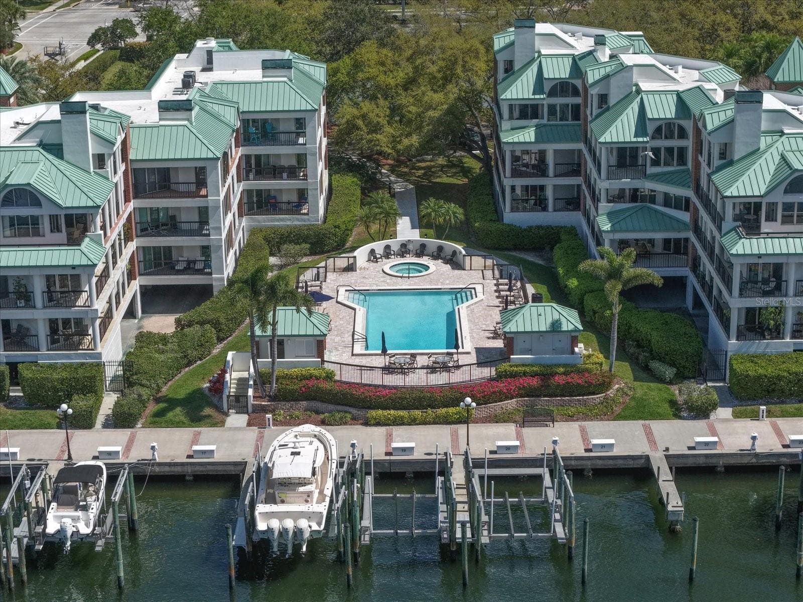 Condominium at 947 SEDDON COVE WAY #947, TAMPA, photo 2 of 101