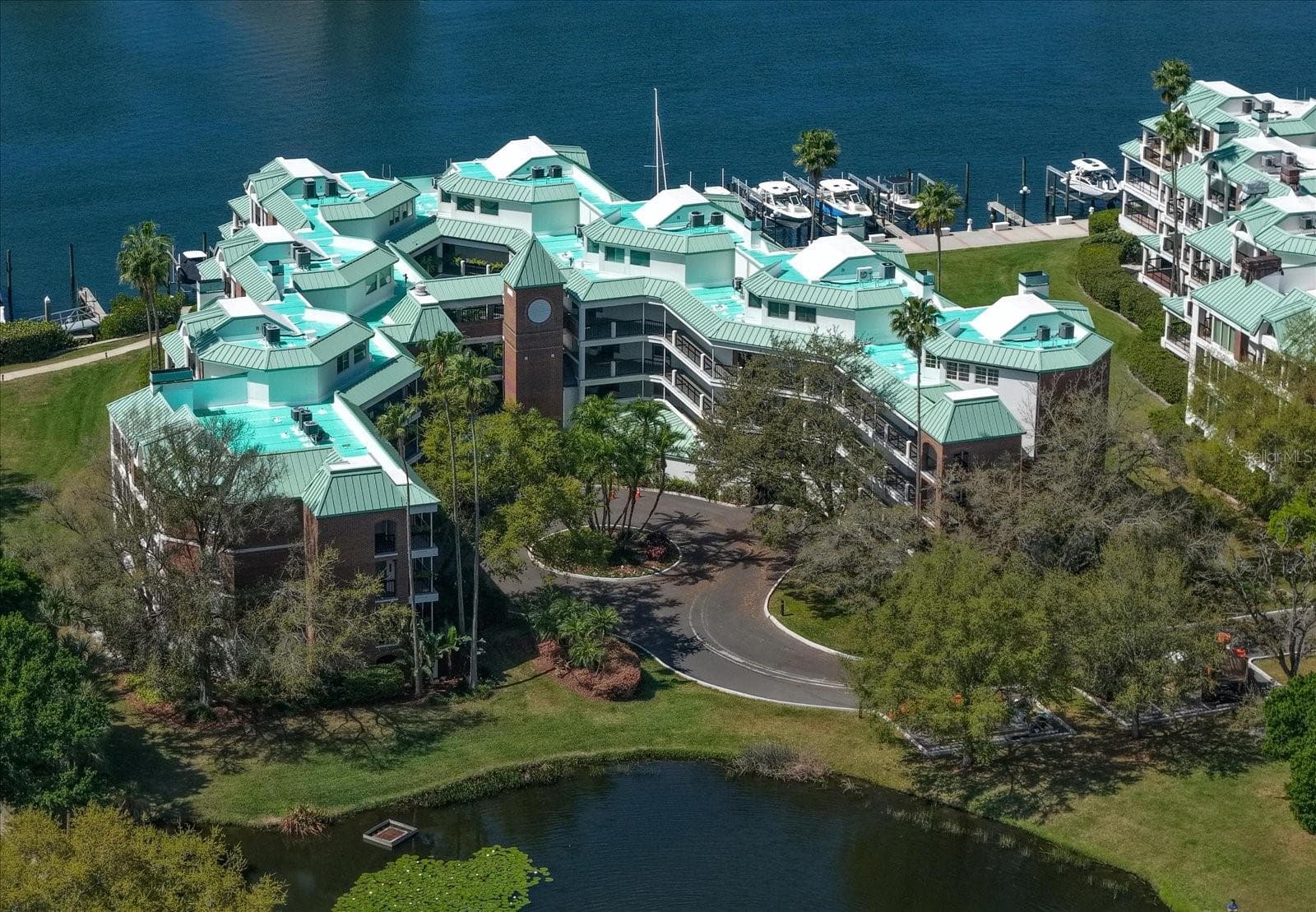 Condominium at 947 SEDDON COVE WAY #947, TAMPA, photo 4 of 101