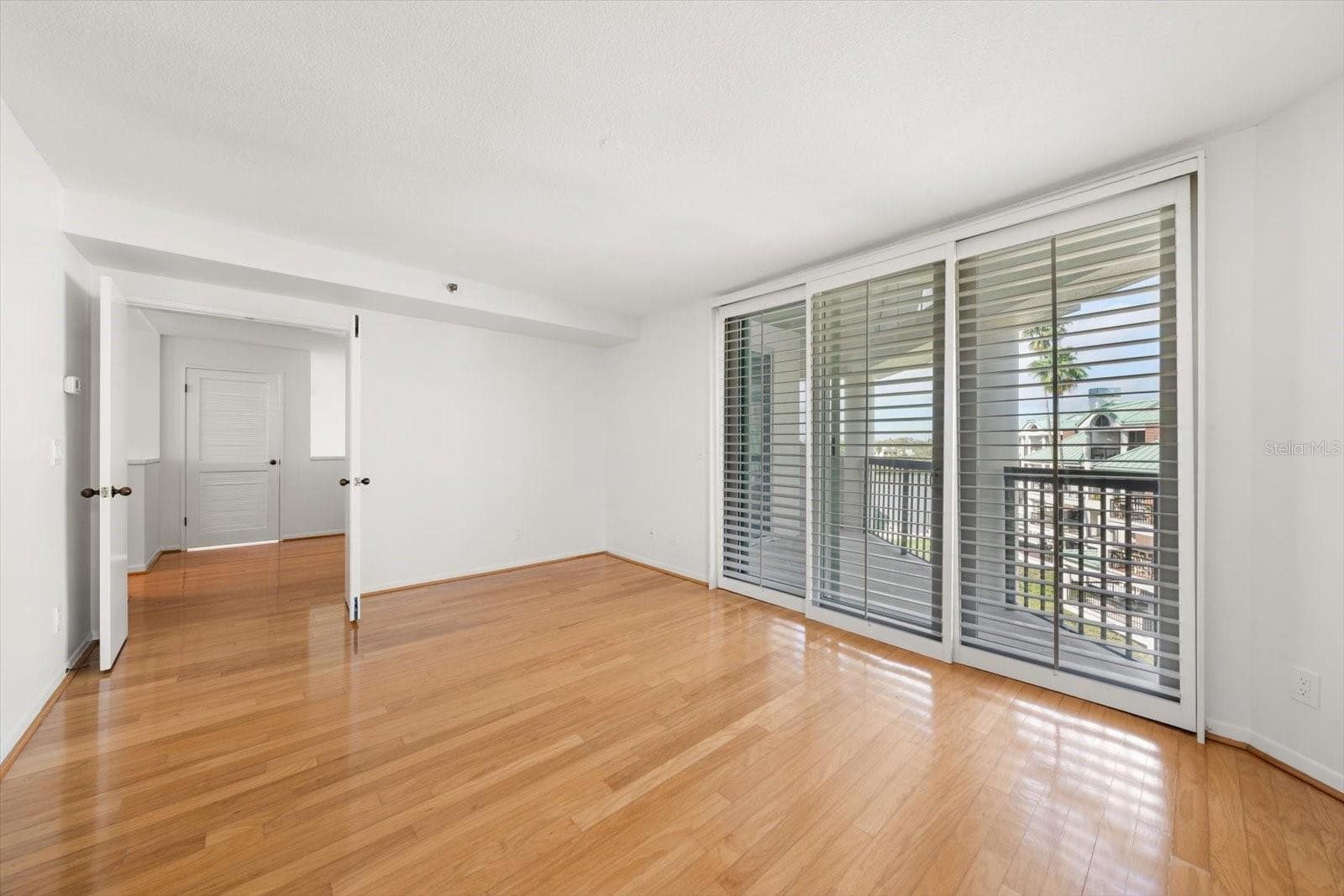 2nd floor primary bedroom suite - 947 SEDDON COVE WAY #947, TAMPA