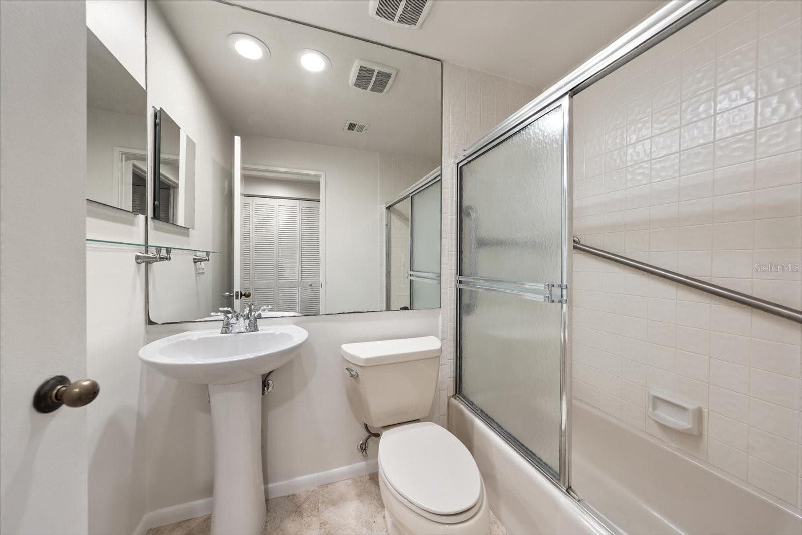 Guest bath - 947 SEDDON COVE WAY #947, TAMPA