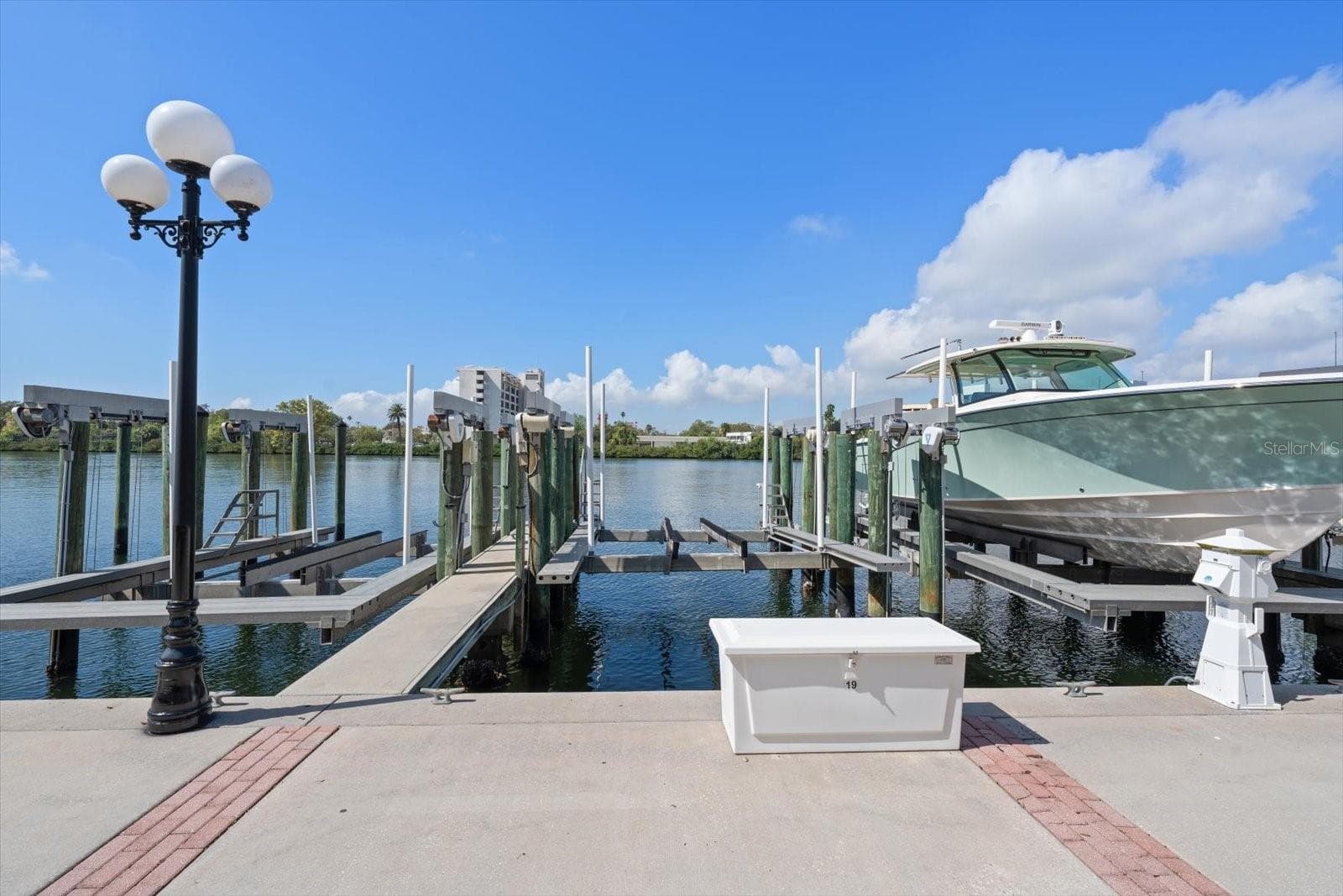 Boat slip/lift sold separately - 947 SEDDON COVE WAY #947, TAMPA