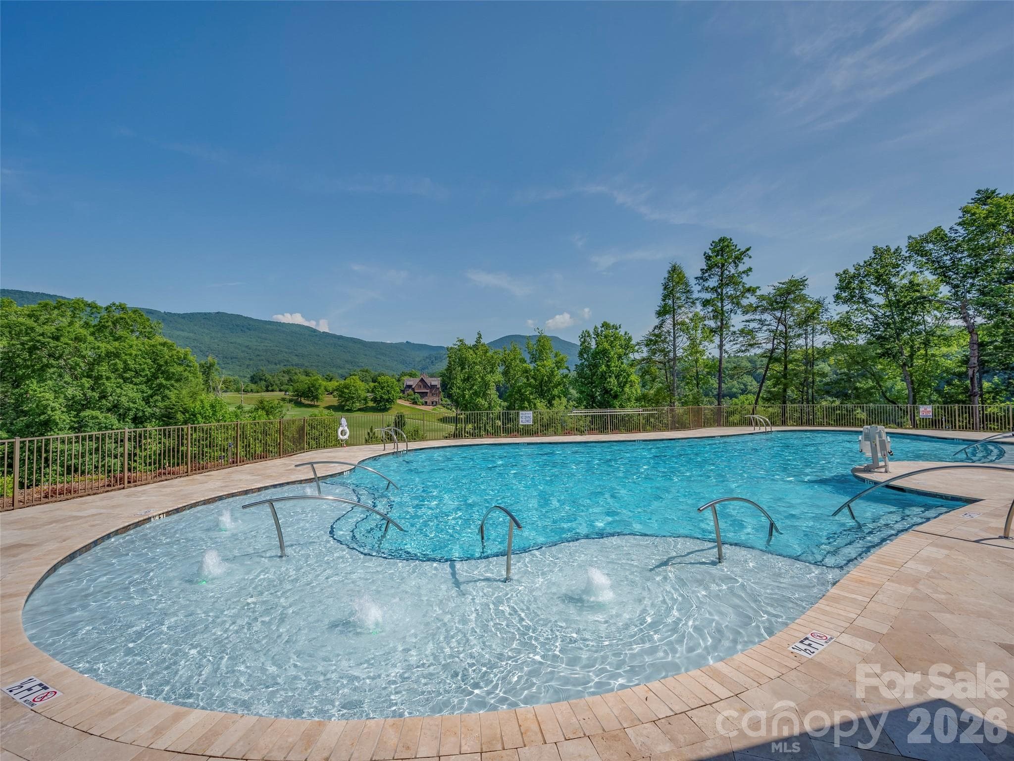 Heated salt water pool - Mill Spring
