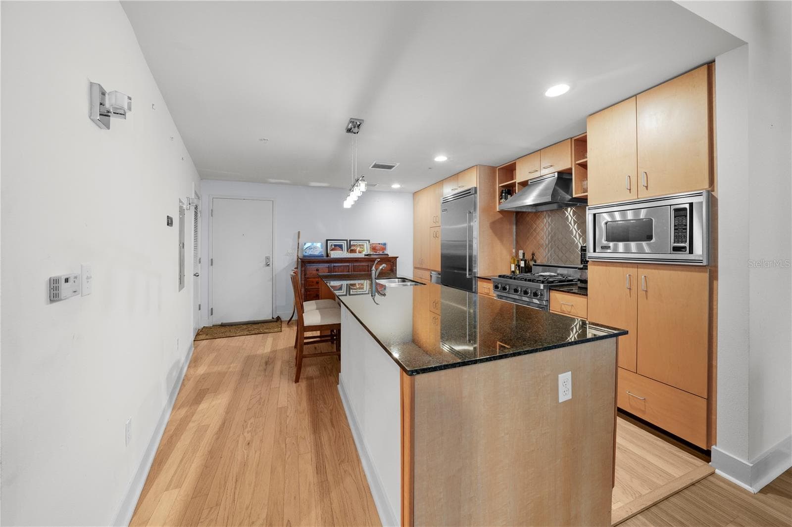 Condominium at 1120 E KENNEDY BLVD #827, TAMPA, photo 6 of 34