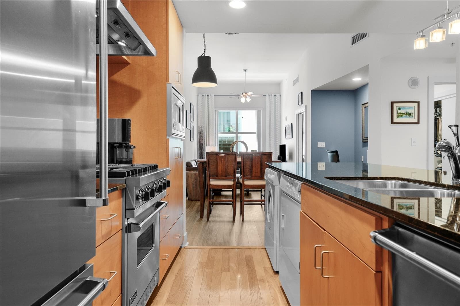 Condominium at 1120 E KENNEDY BLVD #827, TAMPA, photo 2 of 34