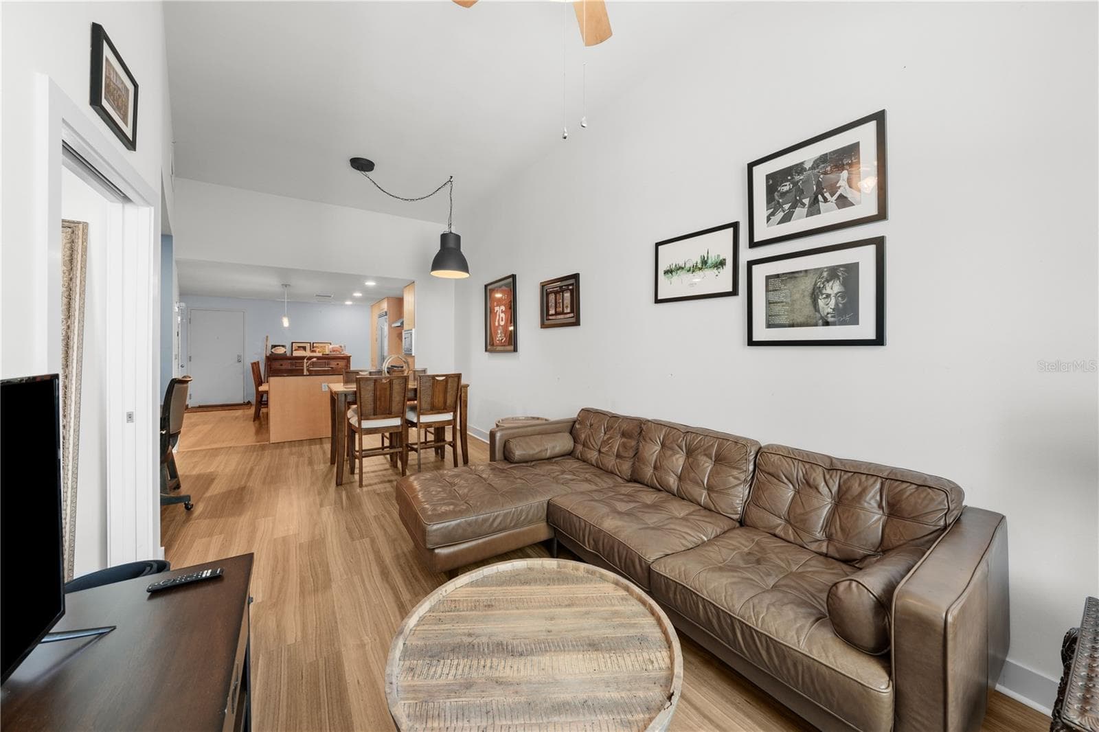 Condominium at 1120 E KENNEDY BLVD #827, TAMPA, photo 17 of 34