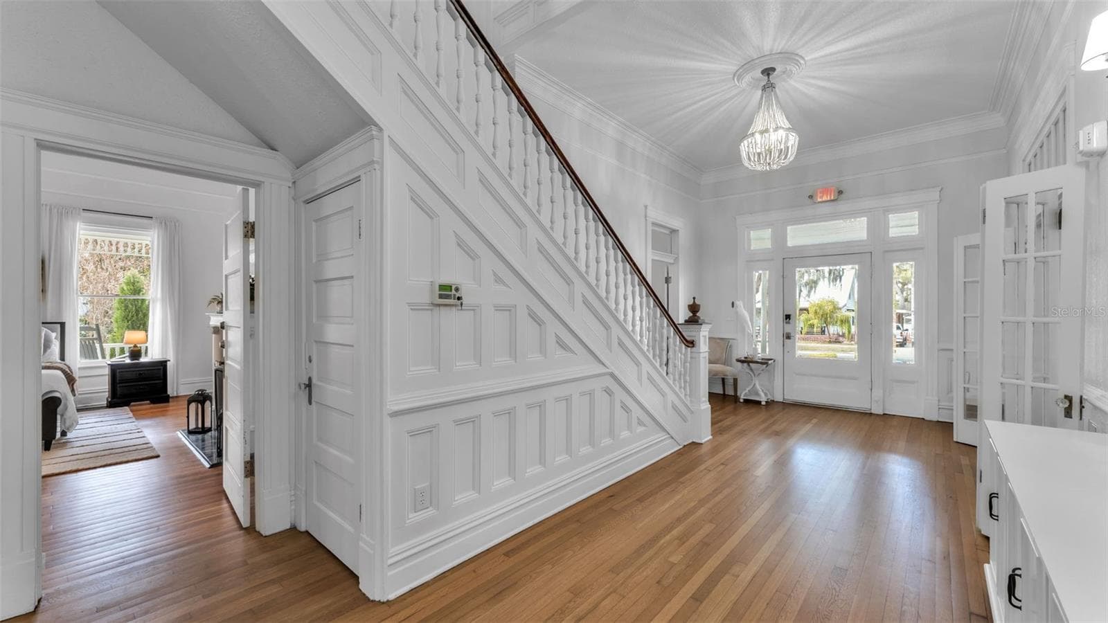 Staircase and Foyer - 555 E STANFORD ST, BARTOW
