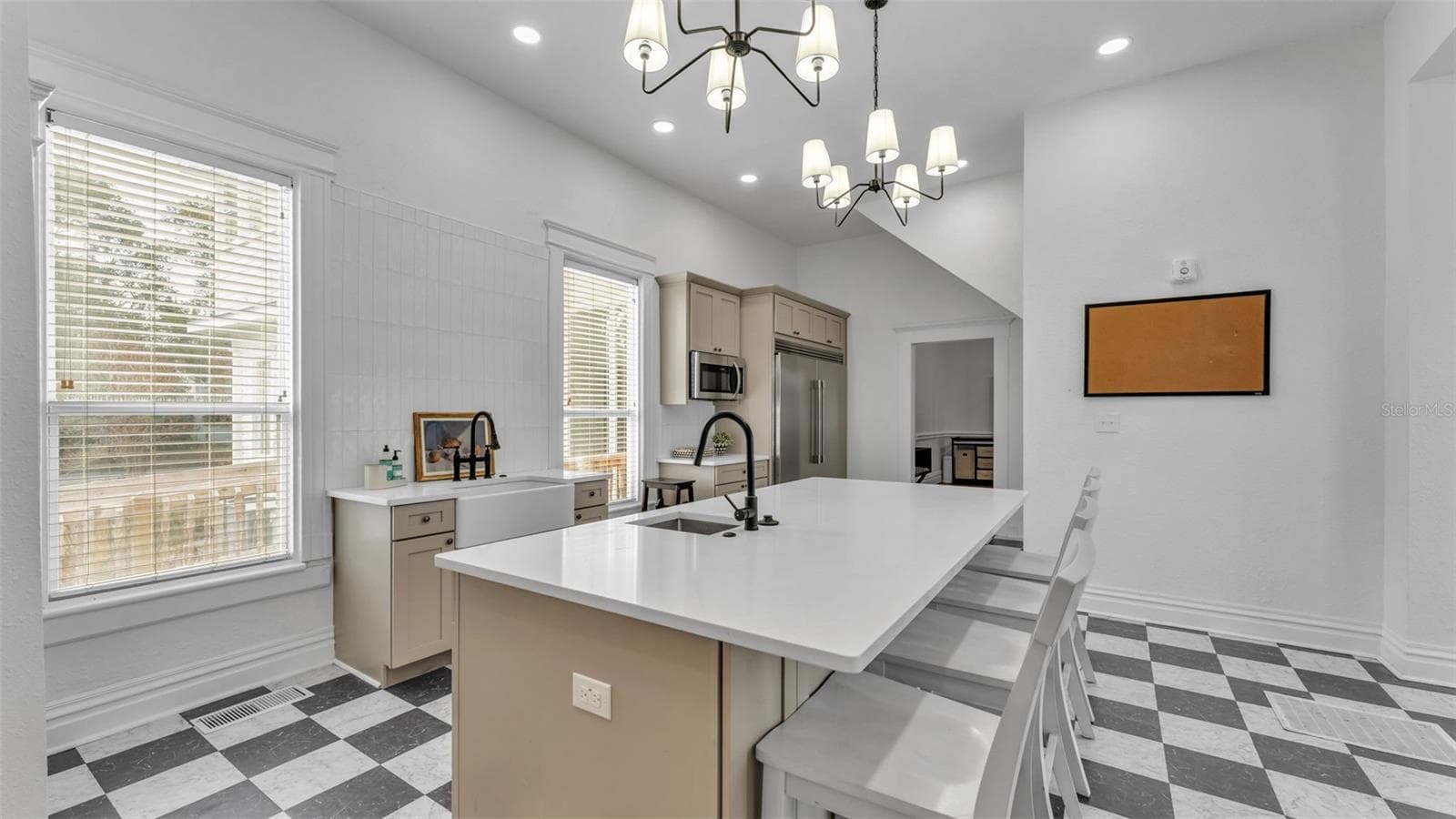 Single Family Residence at 555 E STANFORD ST, BARTOW, photo 19 of 39