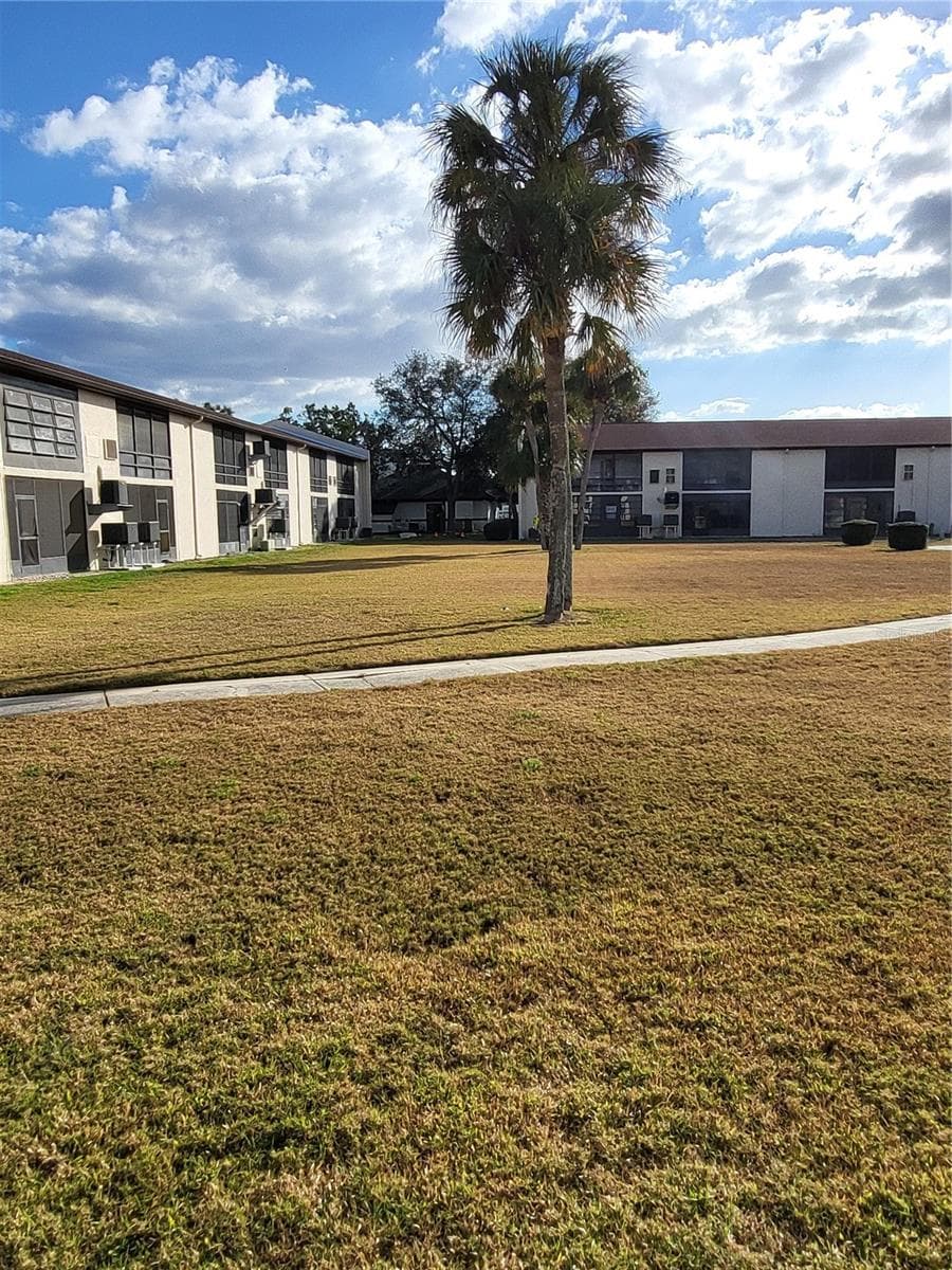 Back Court Yard - 4956 HARBOR VILLA LN #103, NEW PORT RICHEY