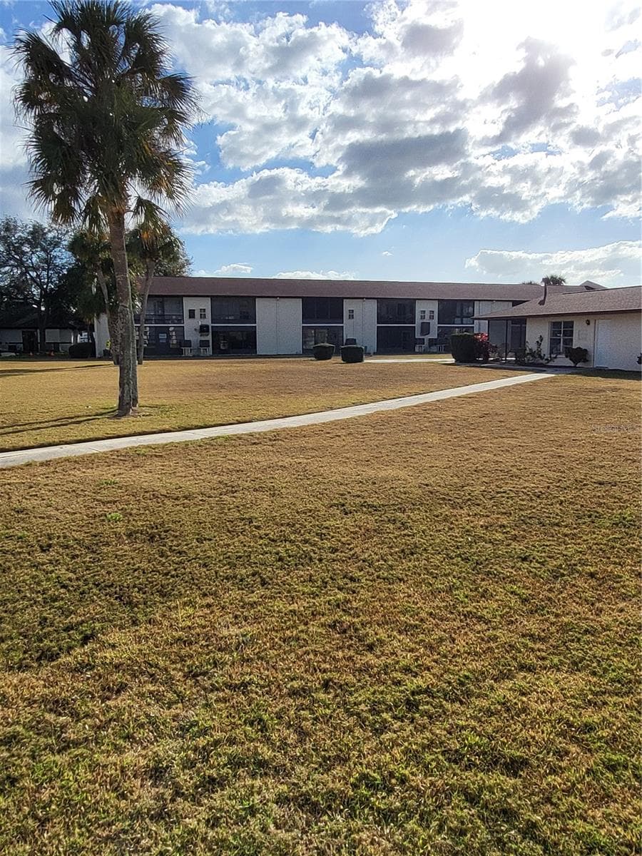 Back Court Yard - 4956 HARBOR VILLA LN #103, NEW PORT RICHEY