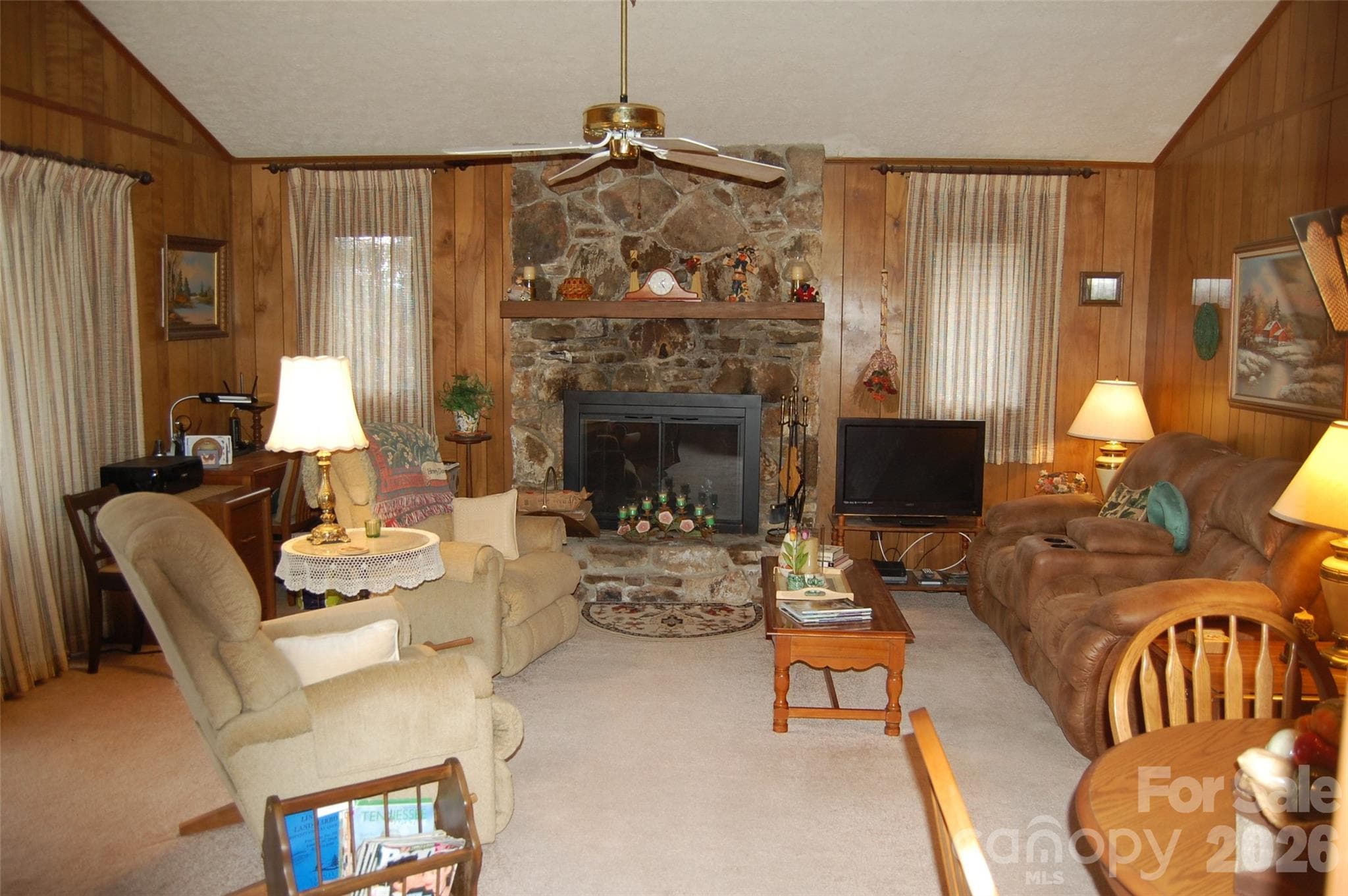 Single Family Residence at 202 Knoll Circle, Newland, photo 3 of 24