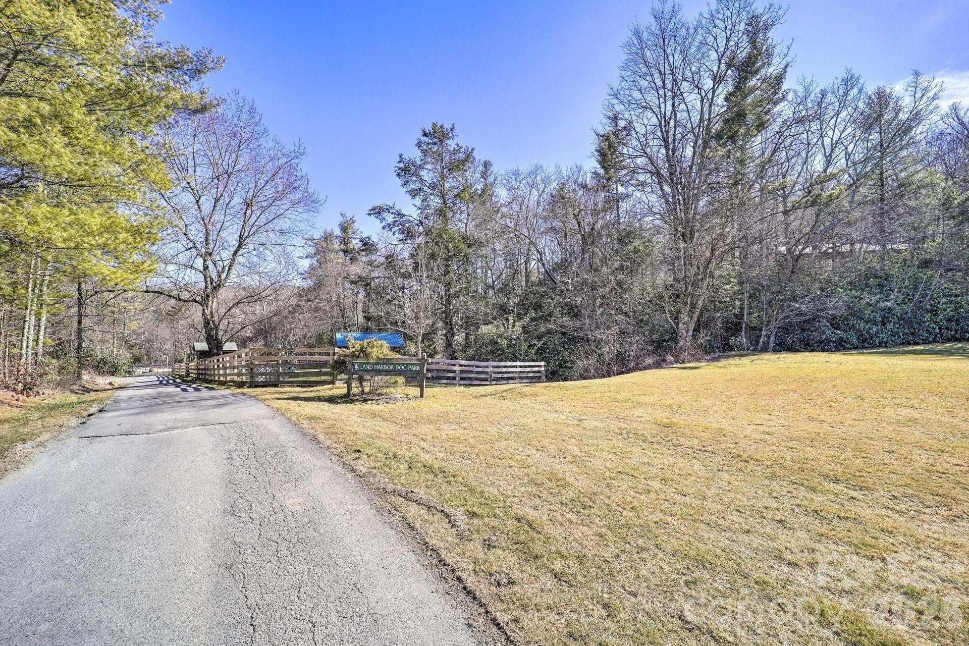 Single Family Residence at 202 Knoll Circle, Newland, photo 23 of 24