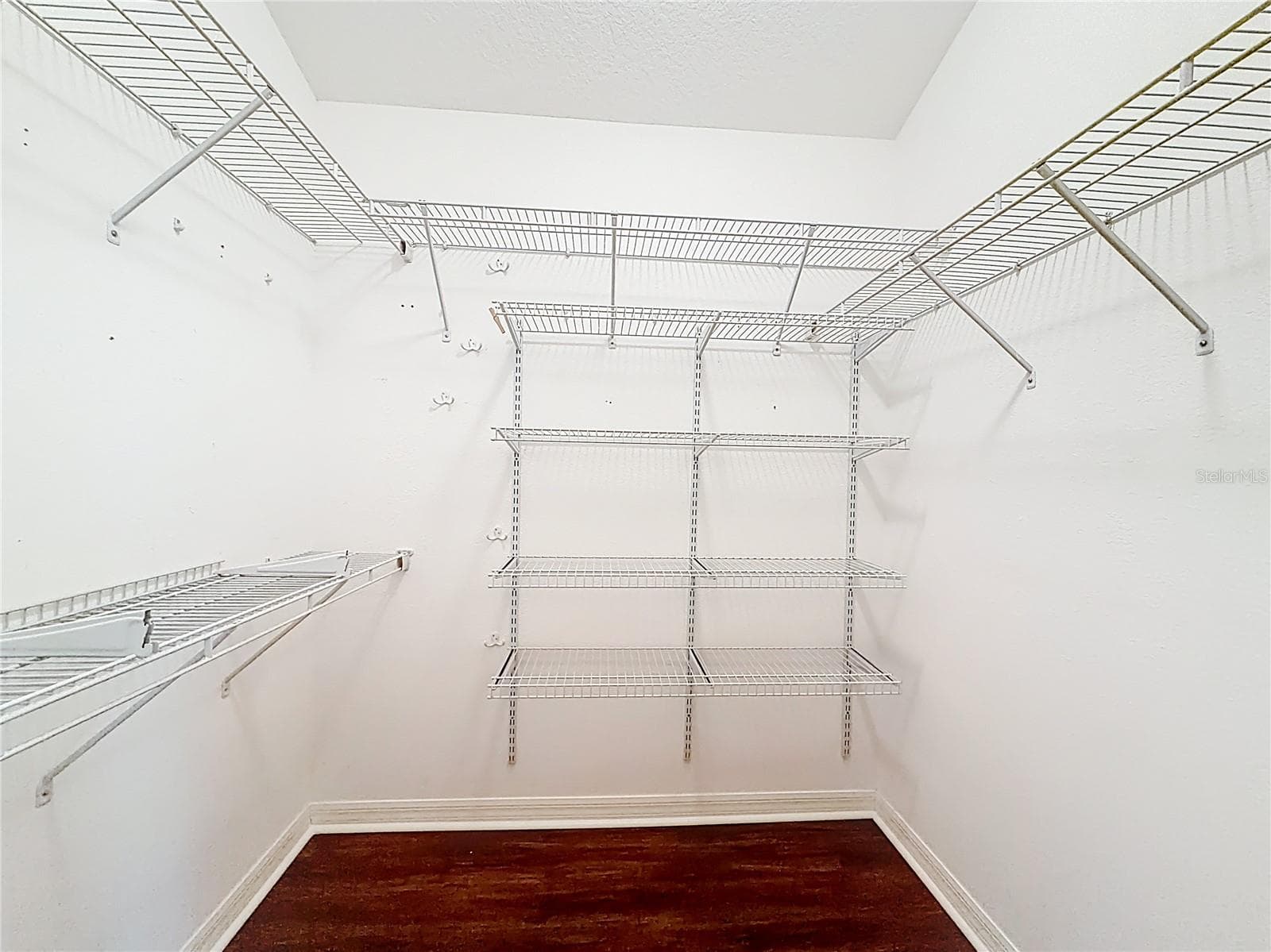 Her Closet - 2679 LANTANA AVE, THE VILLAGES