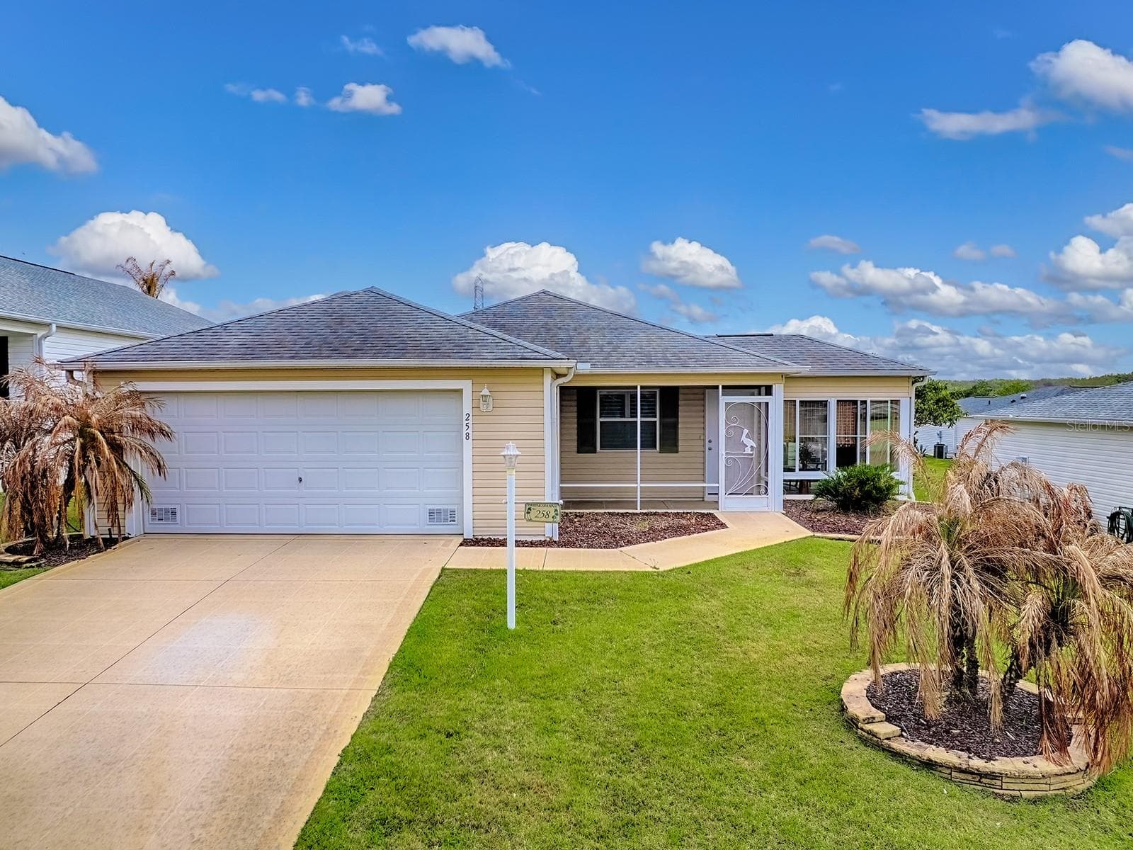 Welcome To 258 Arbella Loop.  BOND PAID - 258 ARBELLA LOOP, THE VILLAGES