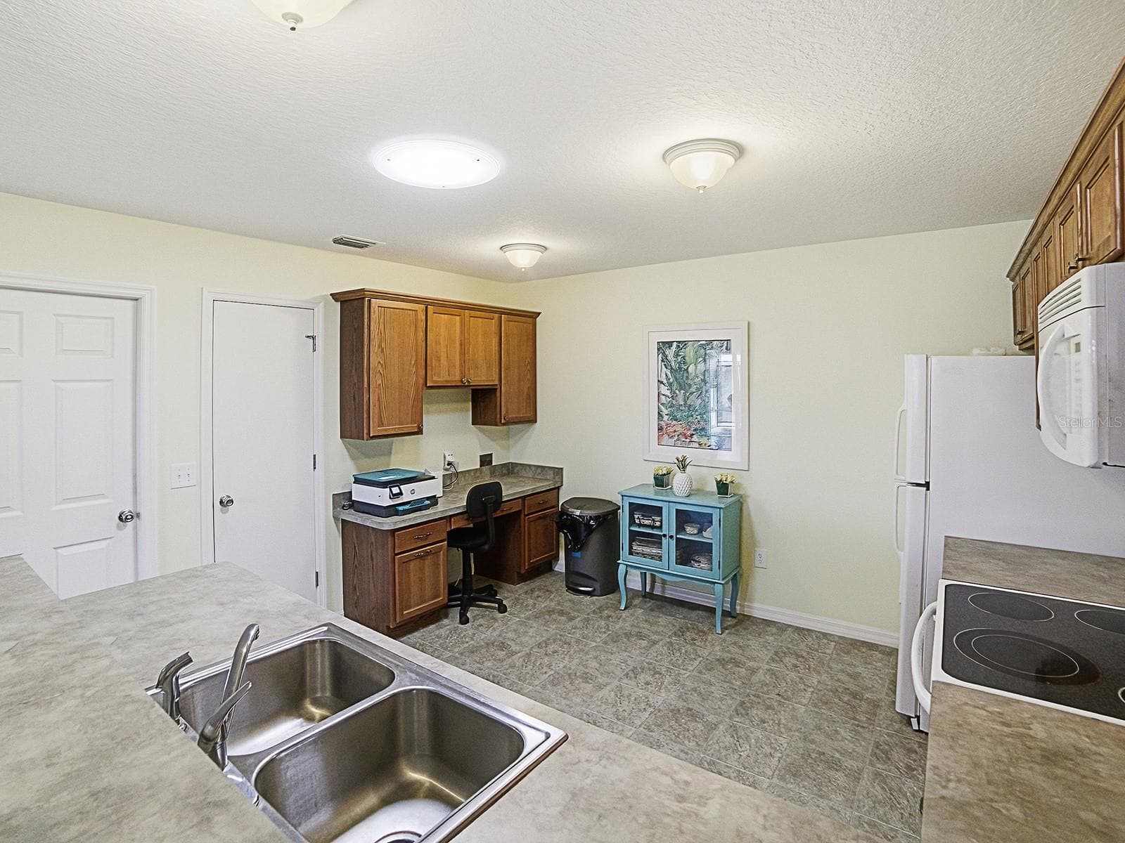 Single Family Residence at 258 ARBELLA LOOP, THE VILLAGES, photo 13 of 38