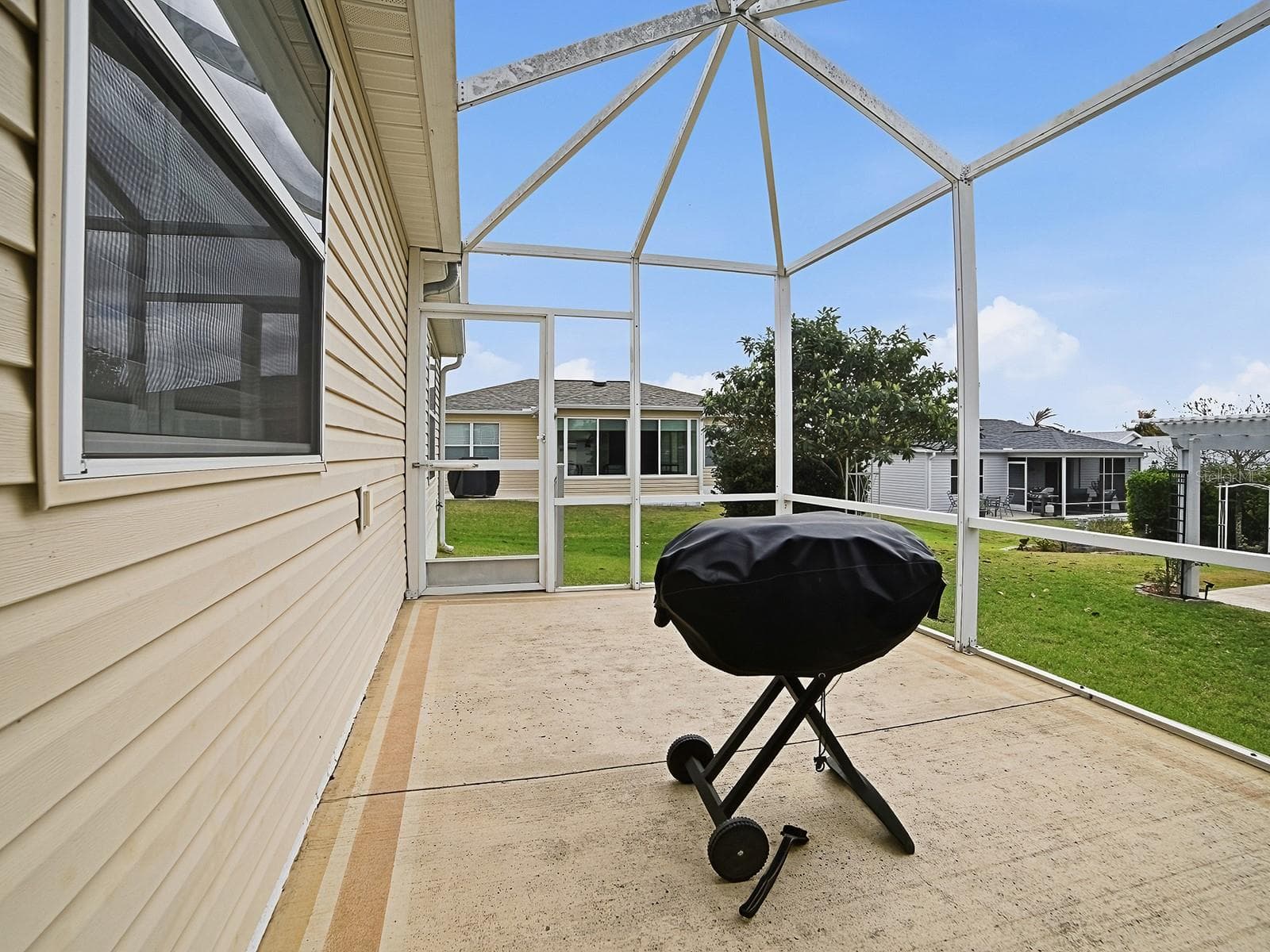 Single Family Residence at 258 ARBELLA LOOP, THE VILLAGES, photo 25 of 38