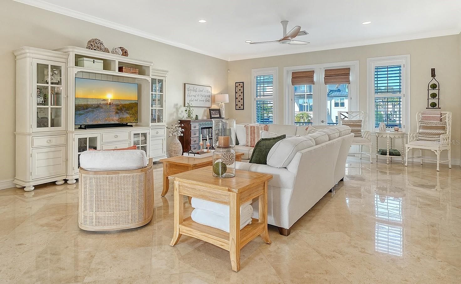 Single Family Residence at 605 N POINT DR, HOLMES BEACH, photo 16 of 92