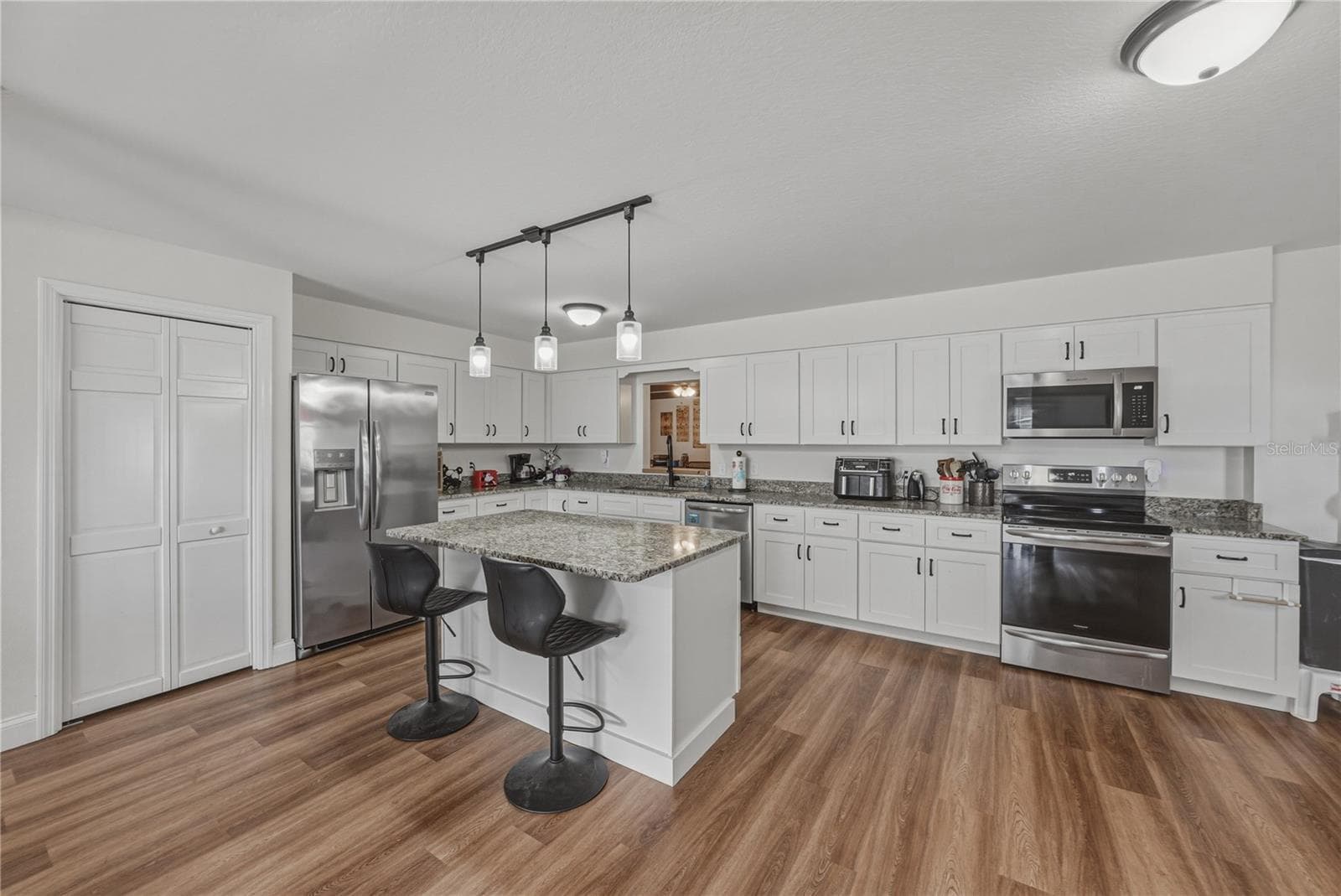 Single Family Residence at 609 W PIPKIN RD, LAKELAND, photo 15 of 48