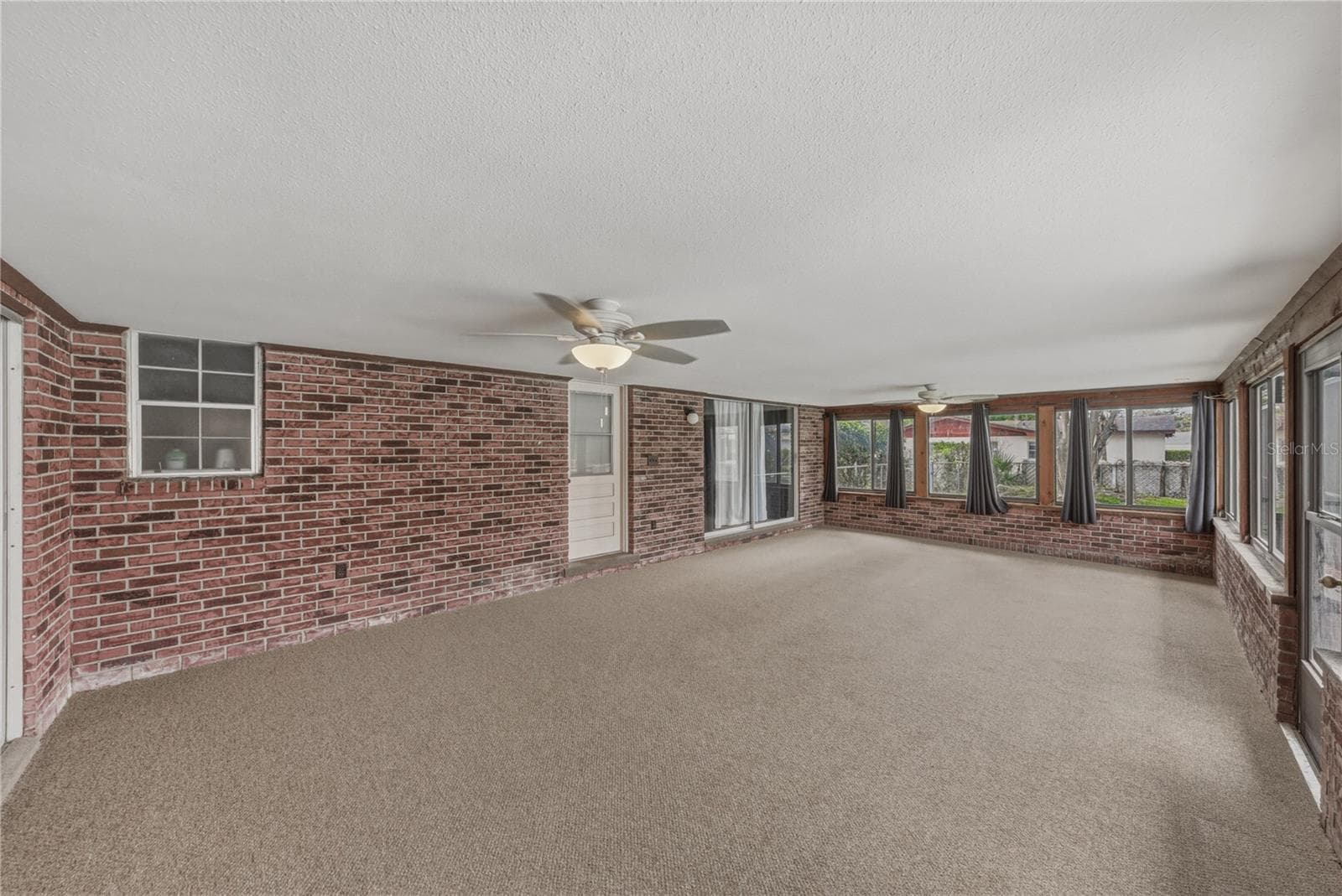 Single Family Residence at 609 W PIPKIN RD, LAKELAND, photo 33 of 48