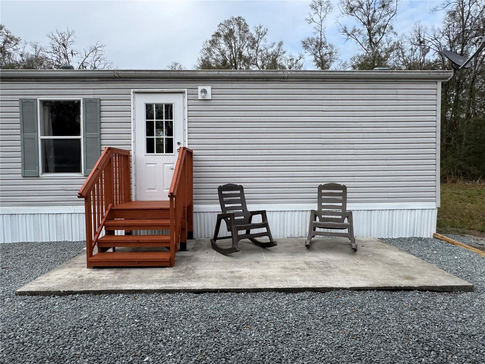 Manufactured Home at 4317 284TH ST, BRANFORD, photo 2 of 45