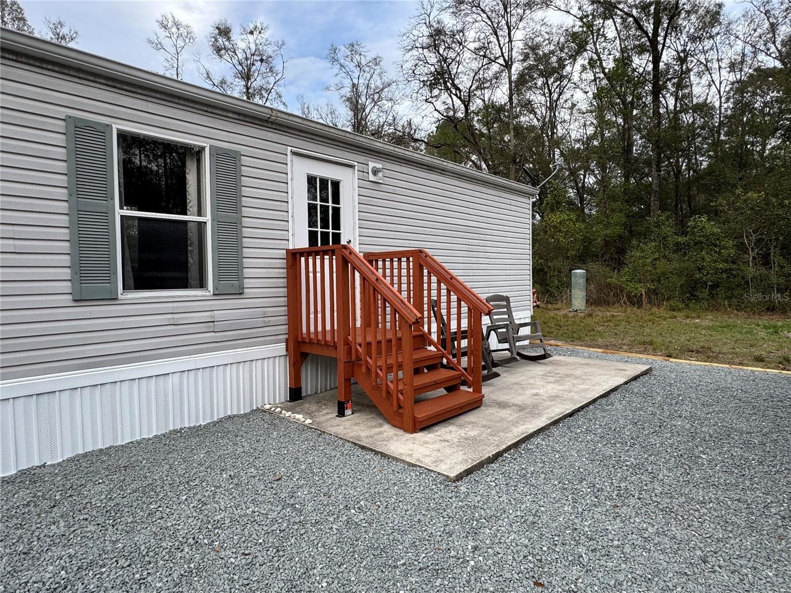 Manufactured Home at 4317 284TH ST, BRANFORD, photo 3 of 45