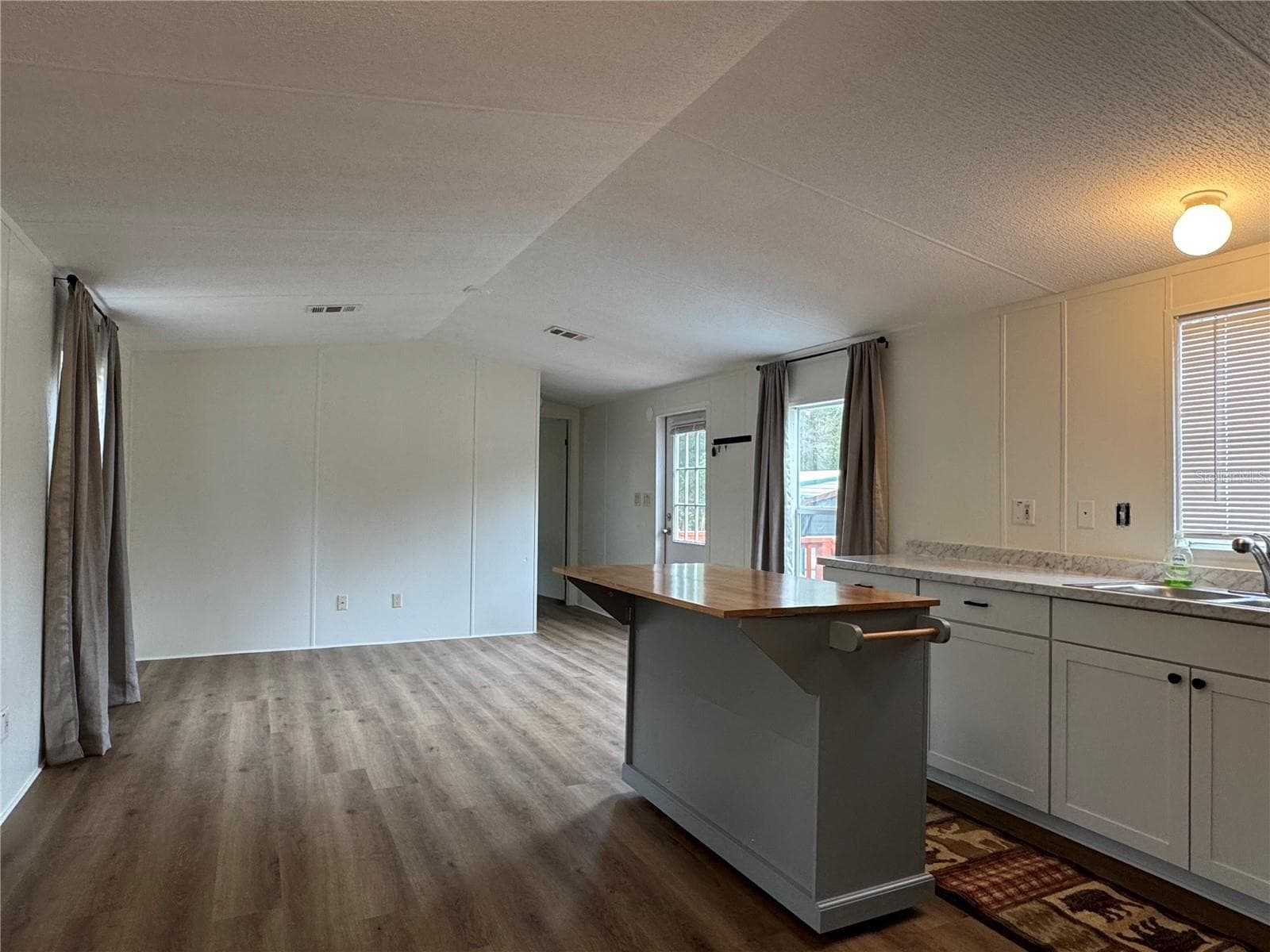Manufactured Home at 4317 284TH ST, BRANFORD, photo 34 of 45