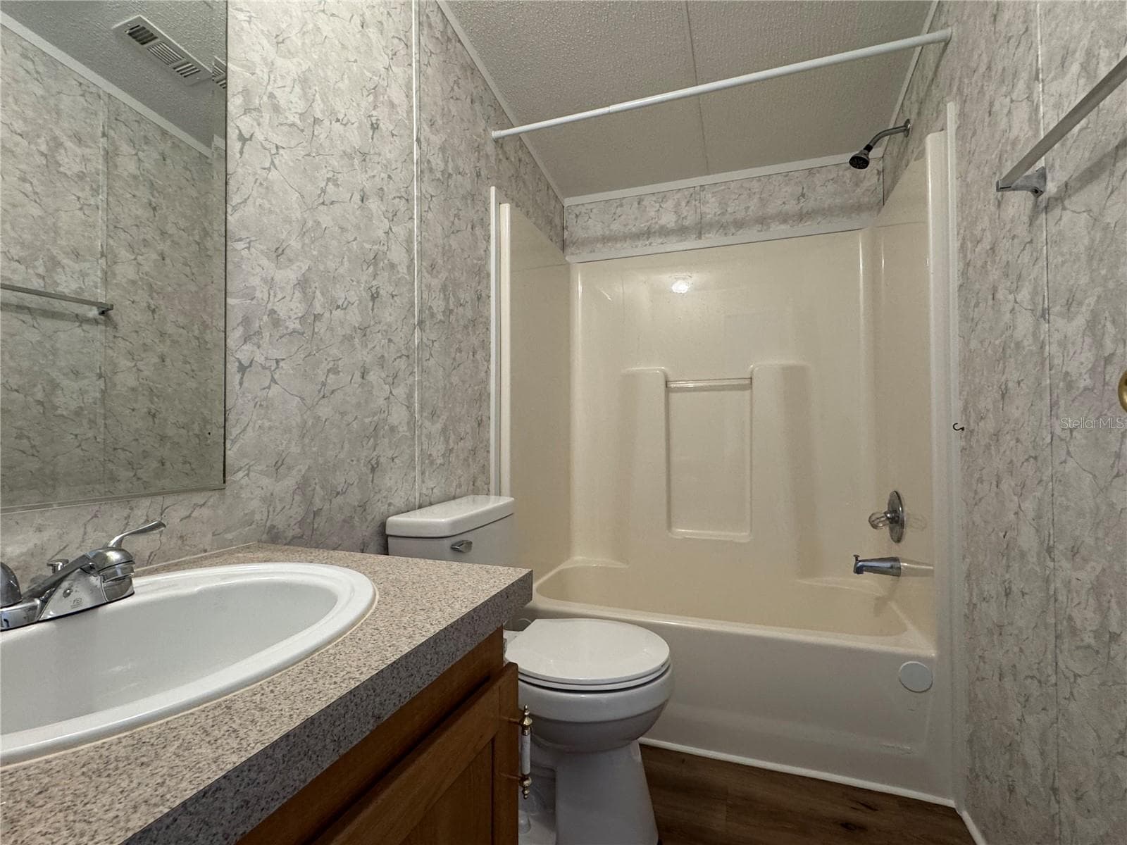 Manufactured Home at 4317 284TH ST, BRANFORD, photo 42 of 45