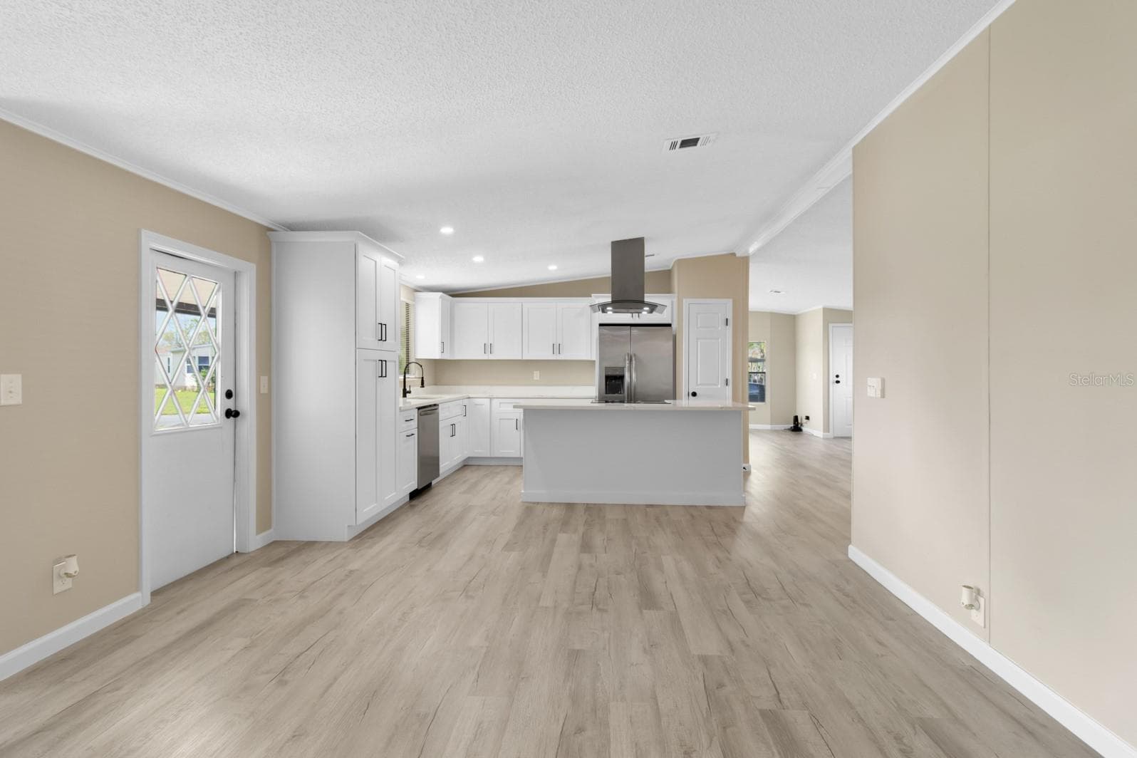 Manufactured Home at 217 ELLSWORTH DR, KISSIMMEE, photo 11 of 58