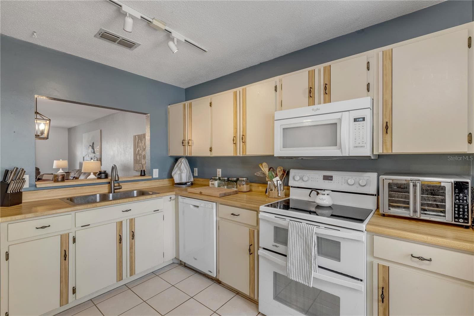 Single Family Residence at 49 CROOKED PINE RD, PORT ORANGE, photo 21 of 42