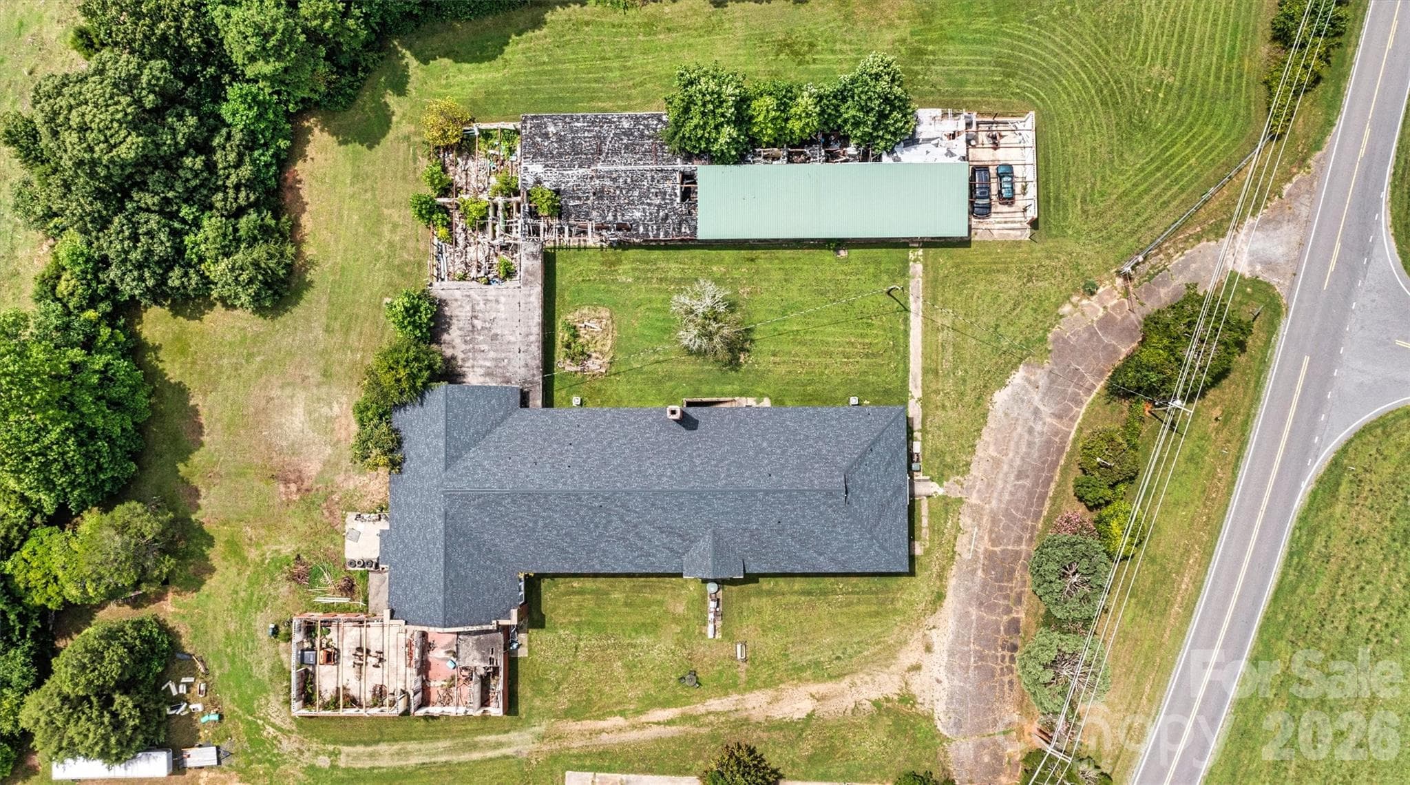 Single Family Residence at 1318 Ostwalt Amity Road, Cleveland, photo 5 of 19