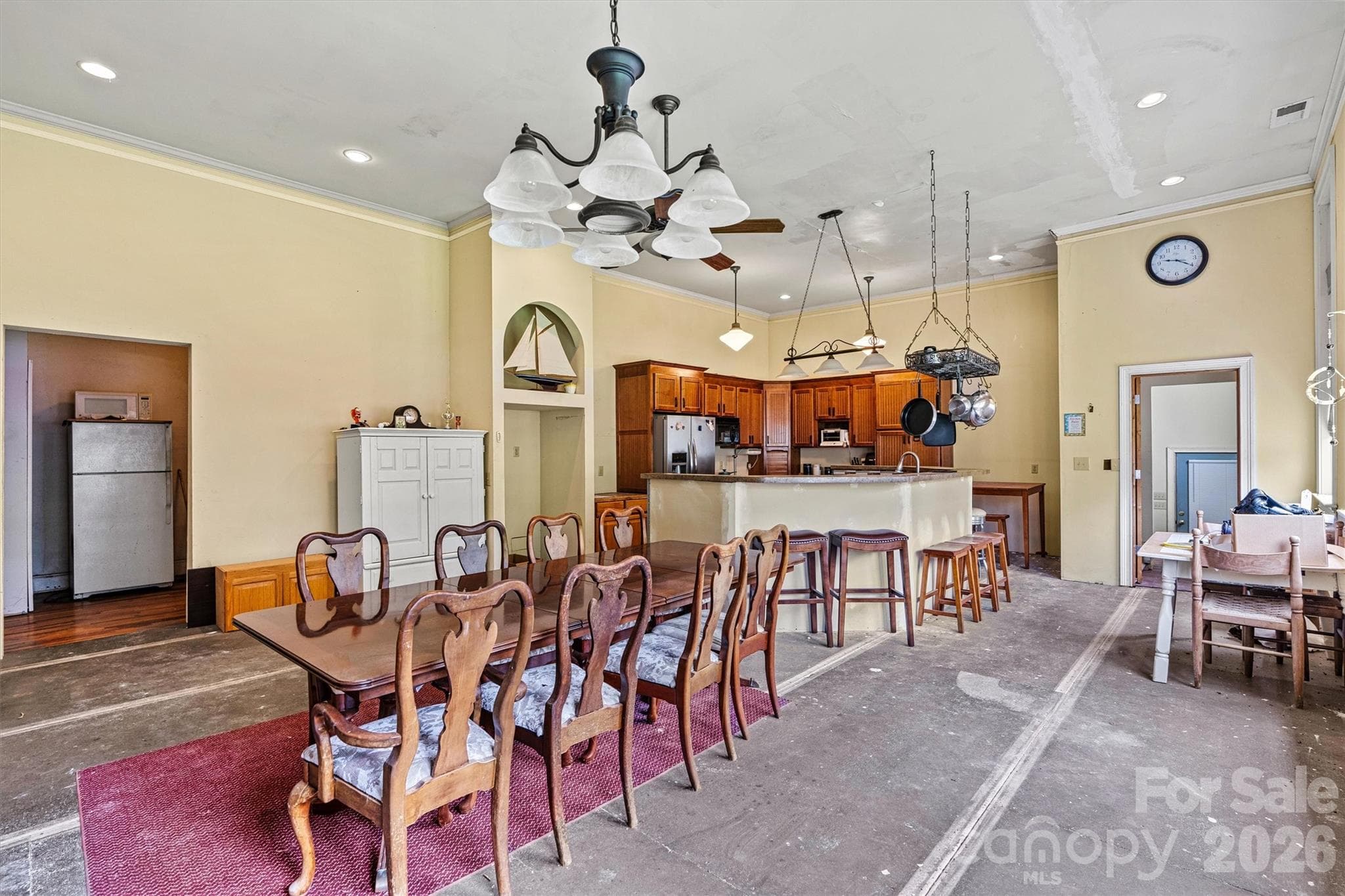 Expansive kitchen - 1318 Ostwalt Amity Road, Cleveland