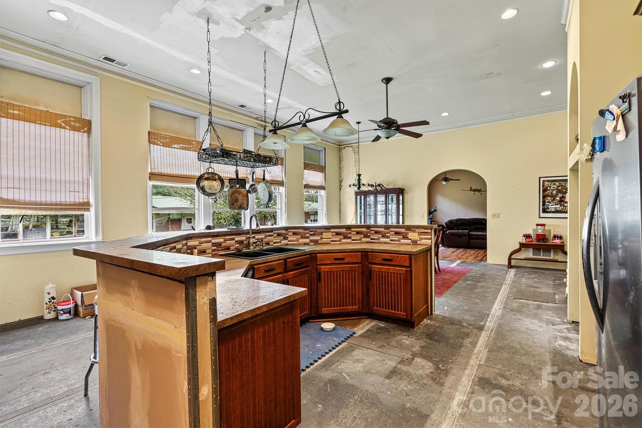 Single Family Residence at 1318 Ostwalt Amity Road, Cleveland, photo 10 of 19