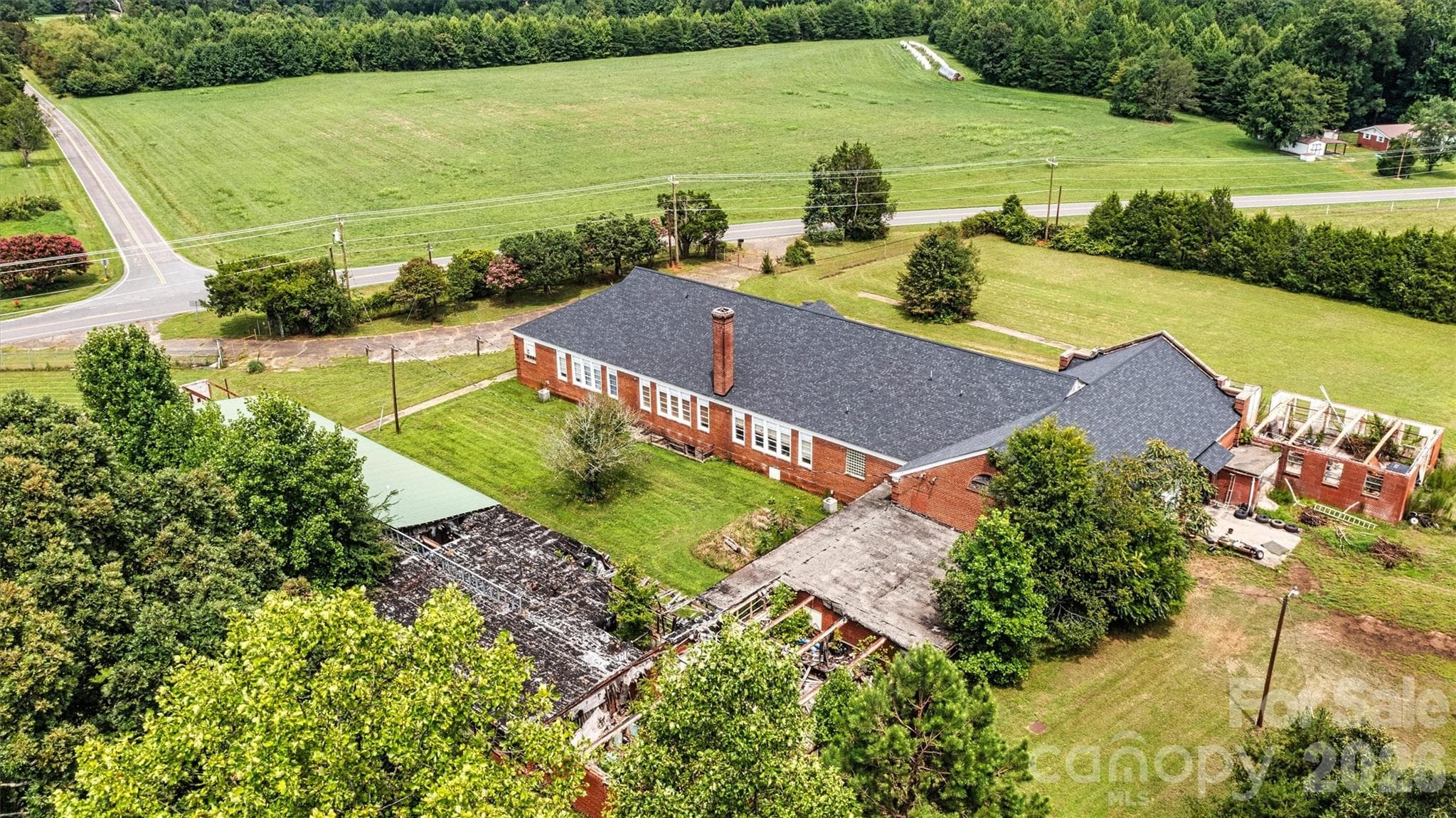 Single Family Residence at 1318 Ostwalt Amity Road, Cleveland, photo 14 of 19