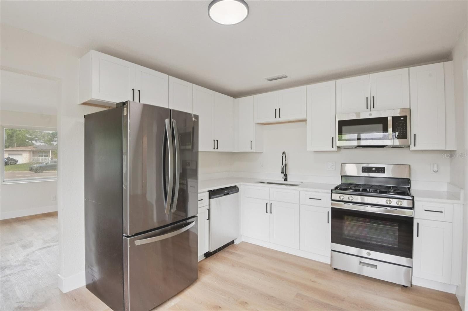 Single Family Residence at 3468 9TH AVE N, ST PETERSBURG, photo 2 of 25