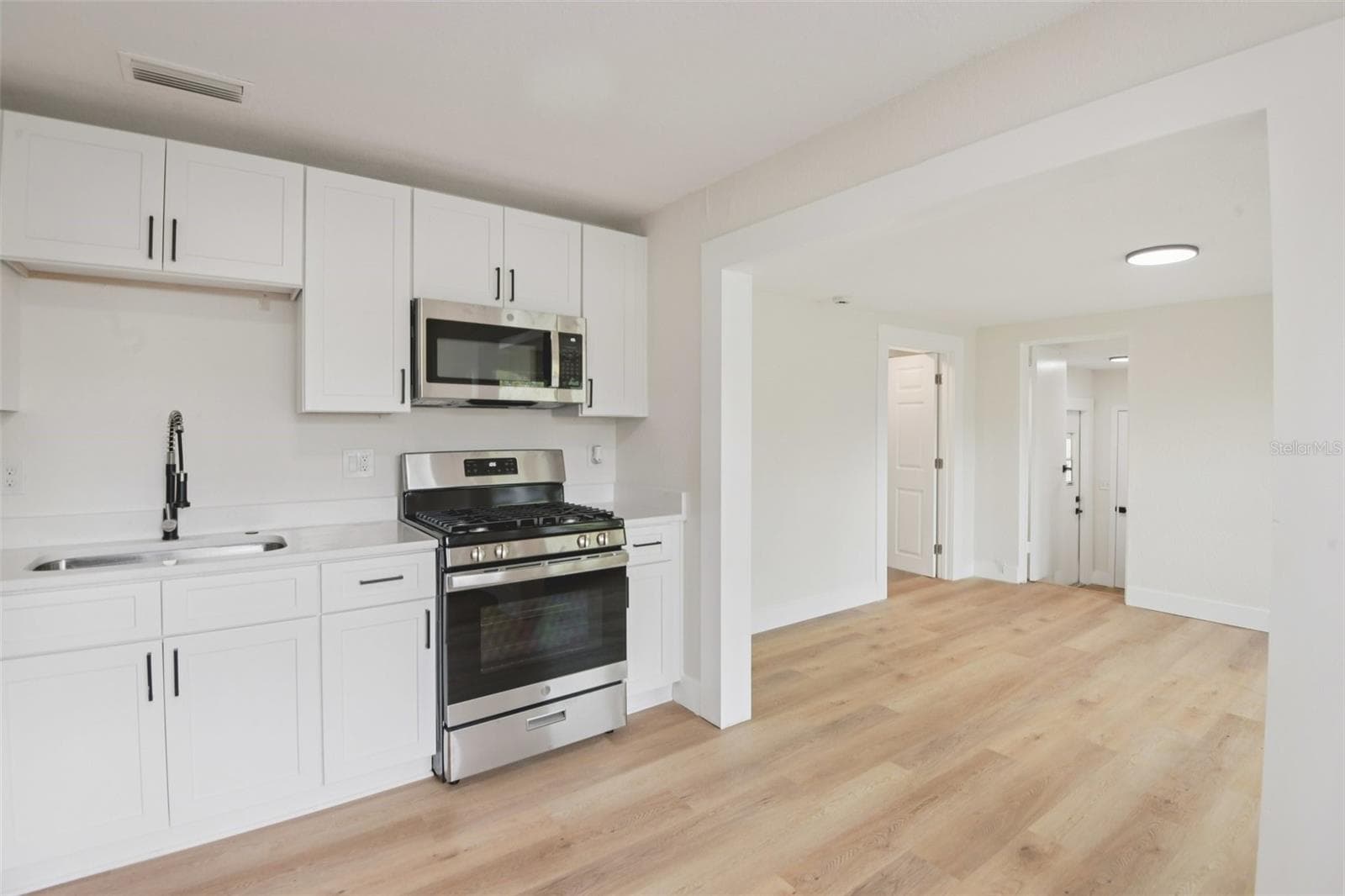 Single Family Residence at 3468 9TH AVE N, ST PETERSBURG, photo 15 of 25