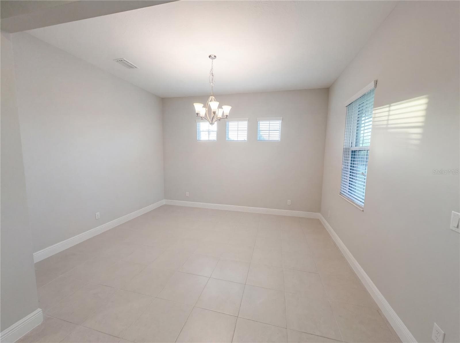Single Family Residence at 11277 RUSTIC TIMBER LOOP, SAN ANTONIO, photo 7 of 55